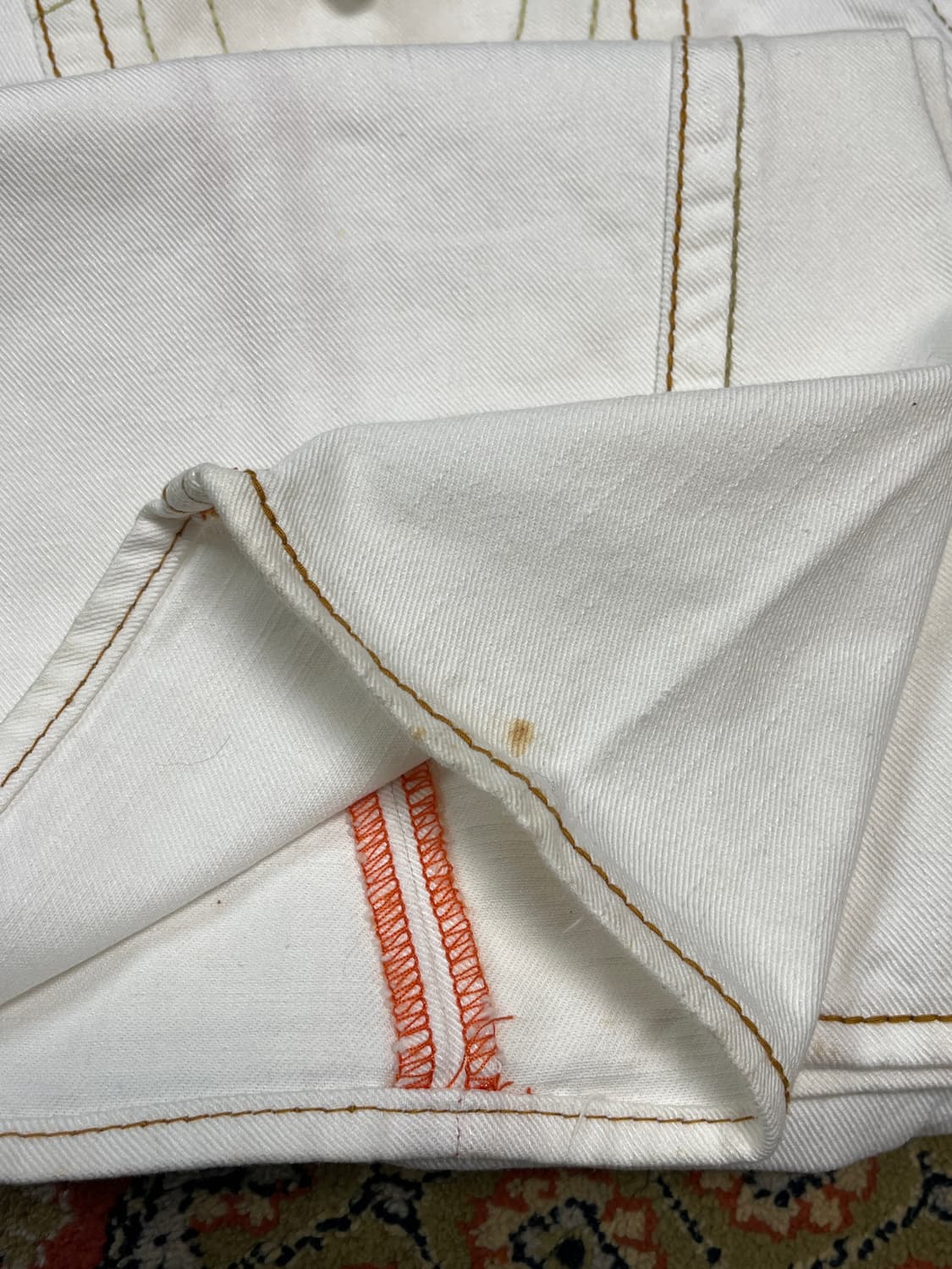 [30] 트루릴리전 화이트 아트웍 조이 빅티 부츠컷 플레어진 상품이미지9