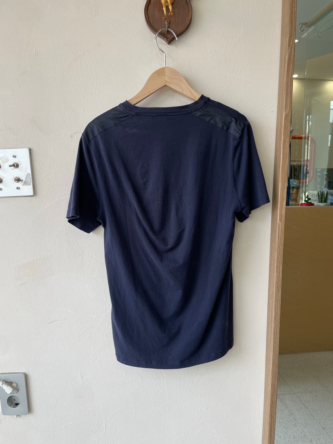 프라다 레드 로고 티셔츠 (xs) 상품이미지3