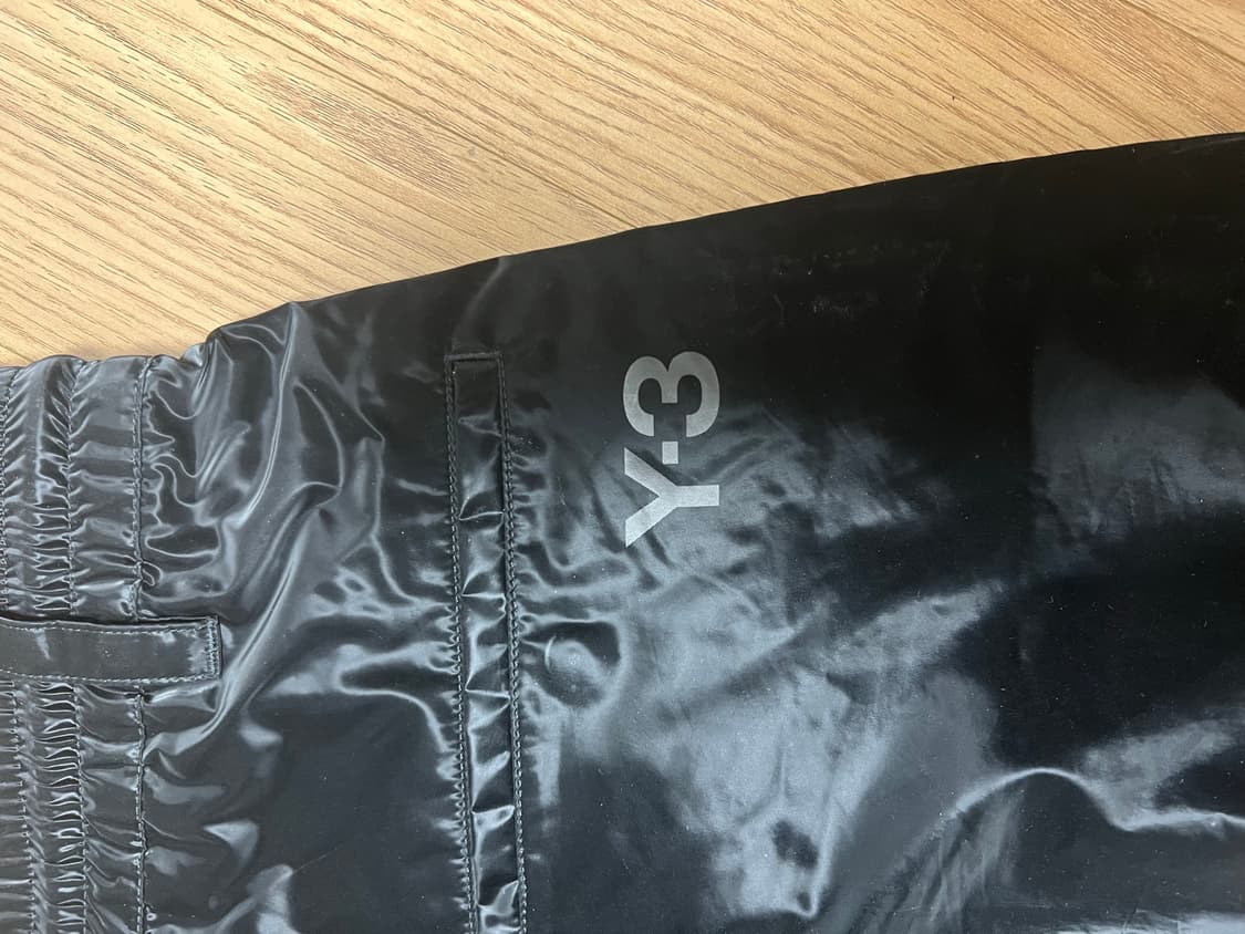 Y-3 글로시 버뮤다 팬츠 상품이미지7