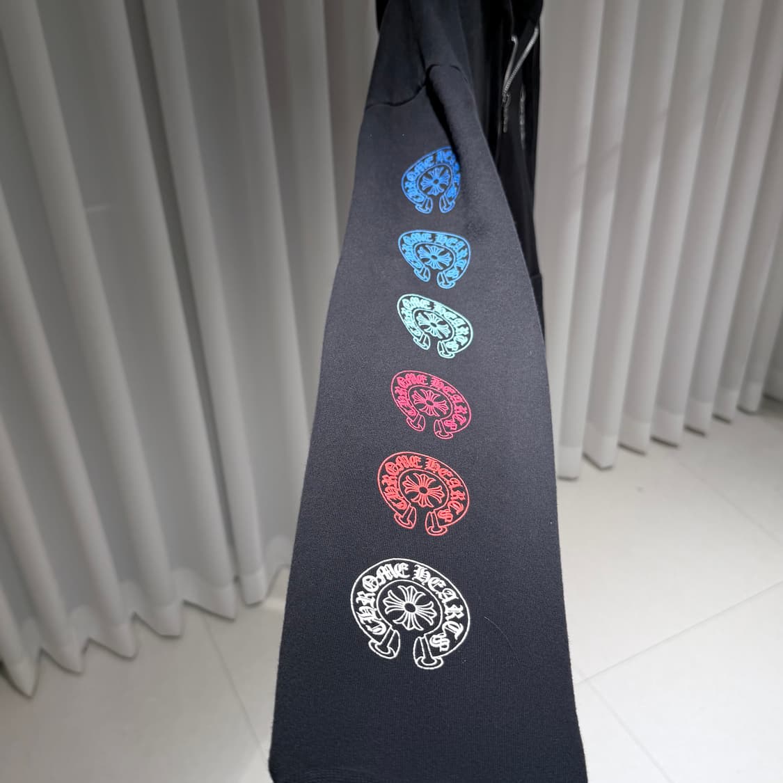 (A/M) / 크롬하츠 멀티 컬러 홀스슈 블랙 후드 집업 상품이미지5