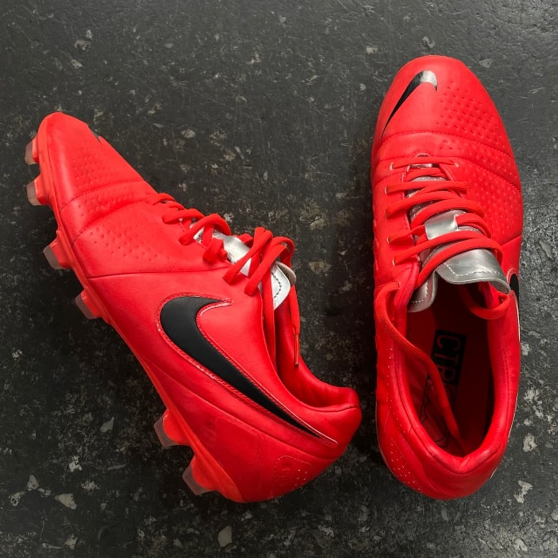 275 나이키 리브레토 3 CTR360 FG 축구화 상품이미지1