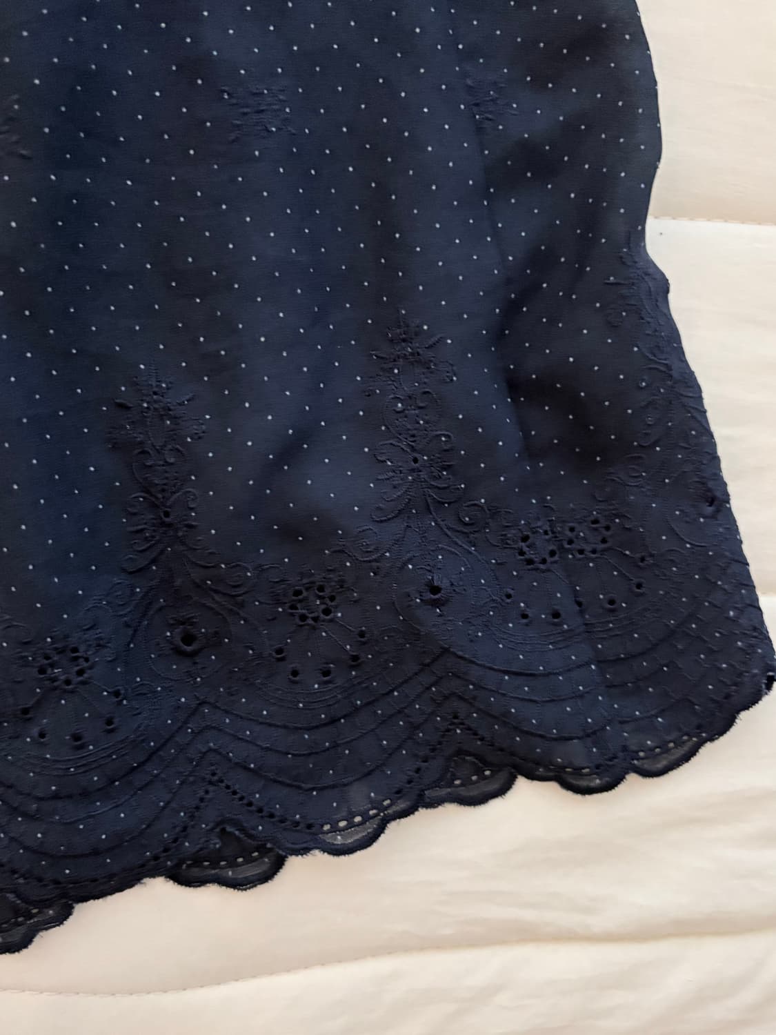 모리걸 도트 레이스 네이비 미디 스커트 상품이미지3