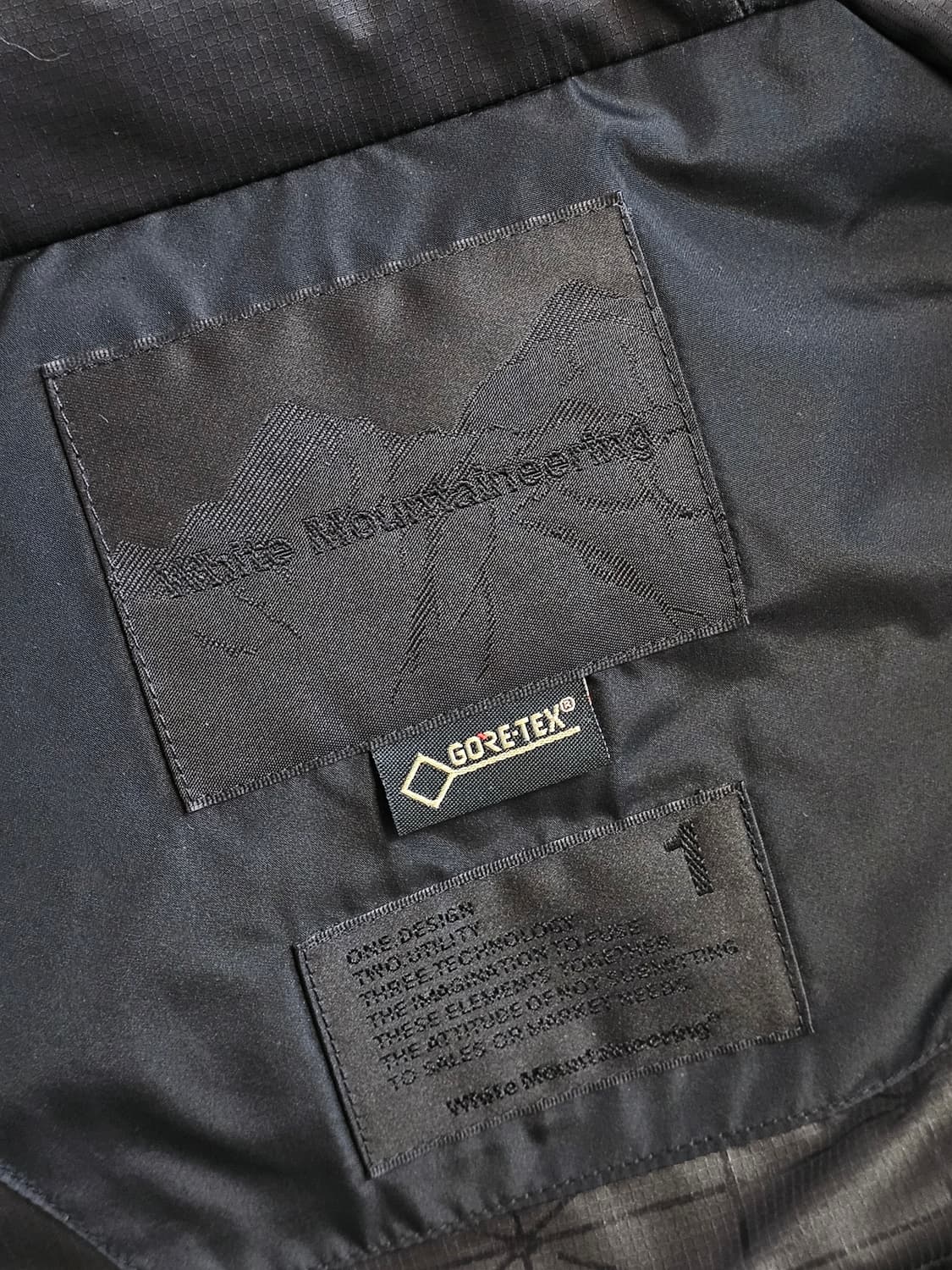 화이트 마운티니어링 고어텍스 다운 파카 네이비 1 상품이미지8