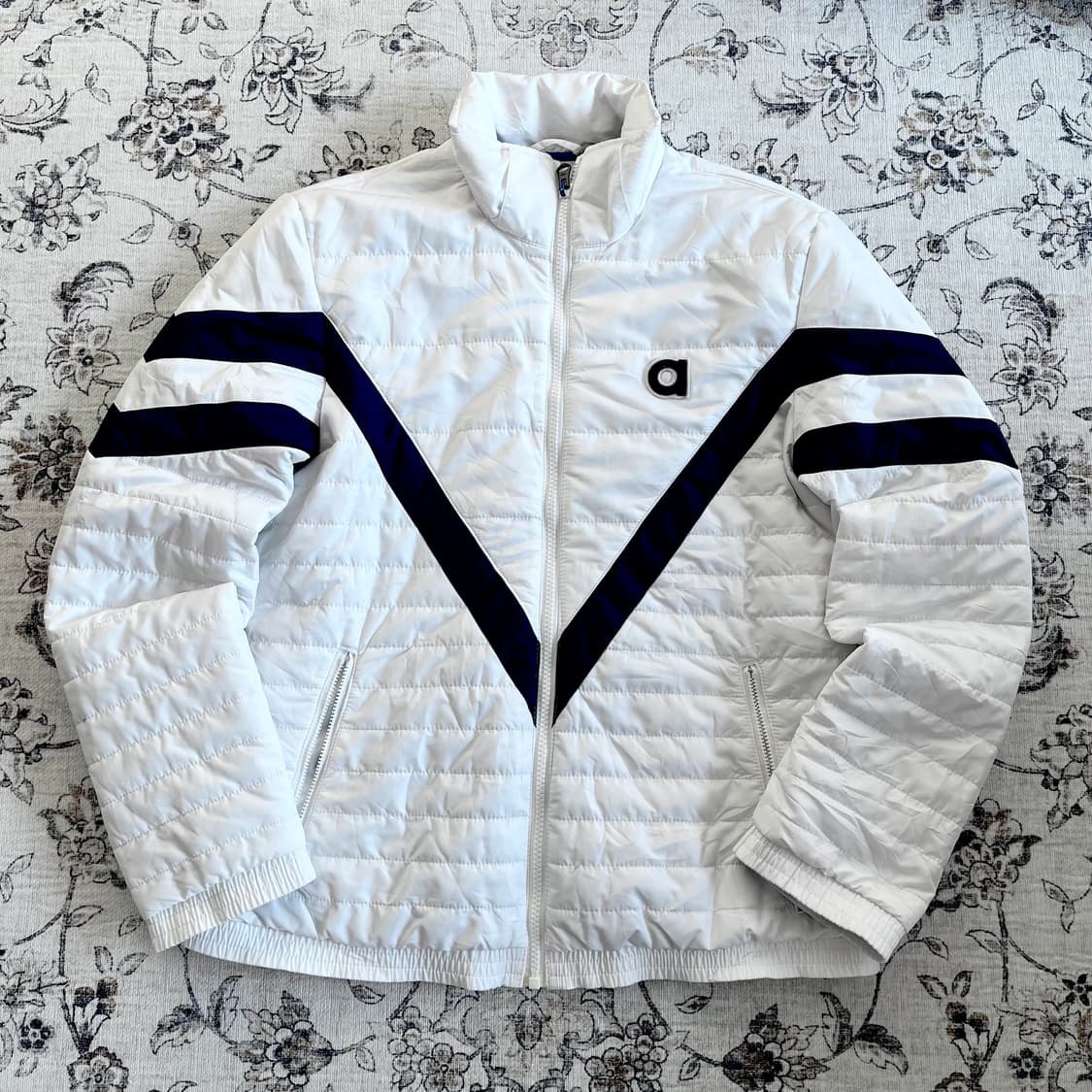 아디다스 프리마로프트 경량 패딩 상품이미지1