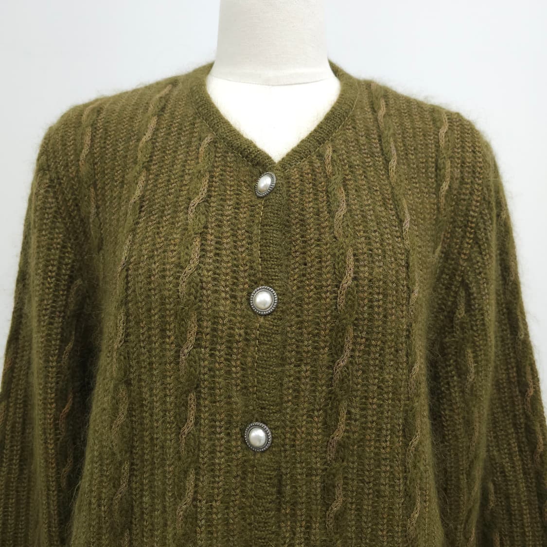 울 헤어리 딥올리브 컬러믹스 진주버튼 가디건 상품이미지4