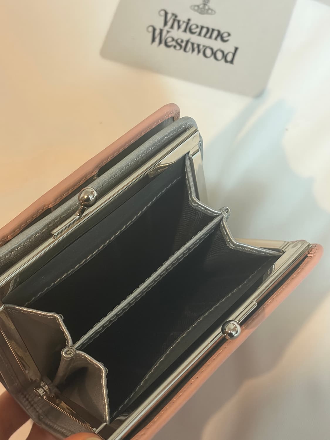 비비안웨스트우드 핑크실버 레더 반지갑 (희귀색상) 상품이미지9