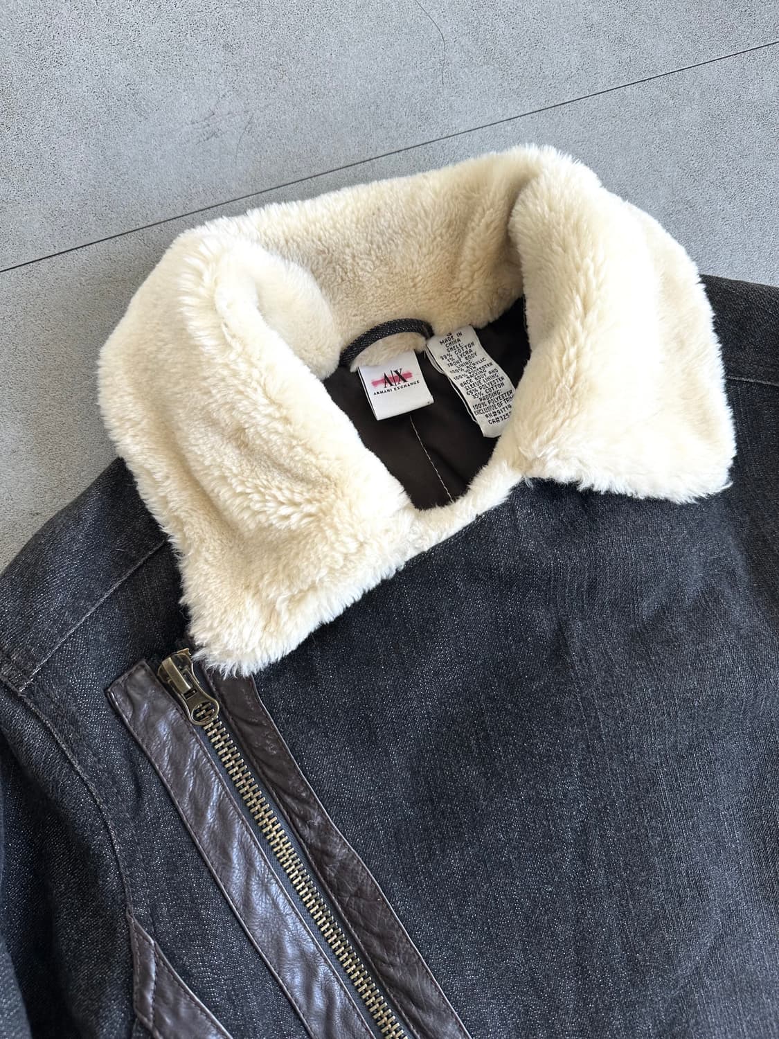 알마니 익스체인지 시어링 비대칭 퍼 봄버 상품이미지7