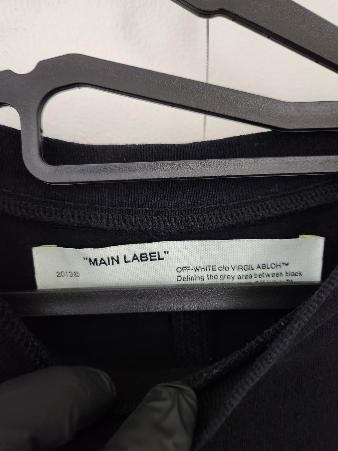 오프화이트 테이프 애로우 블랙 티셔츠 상품이미지3