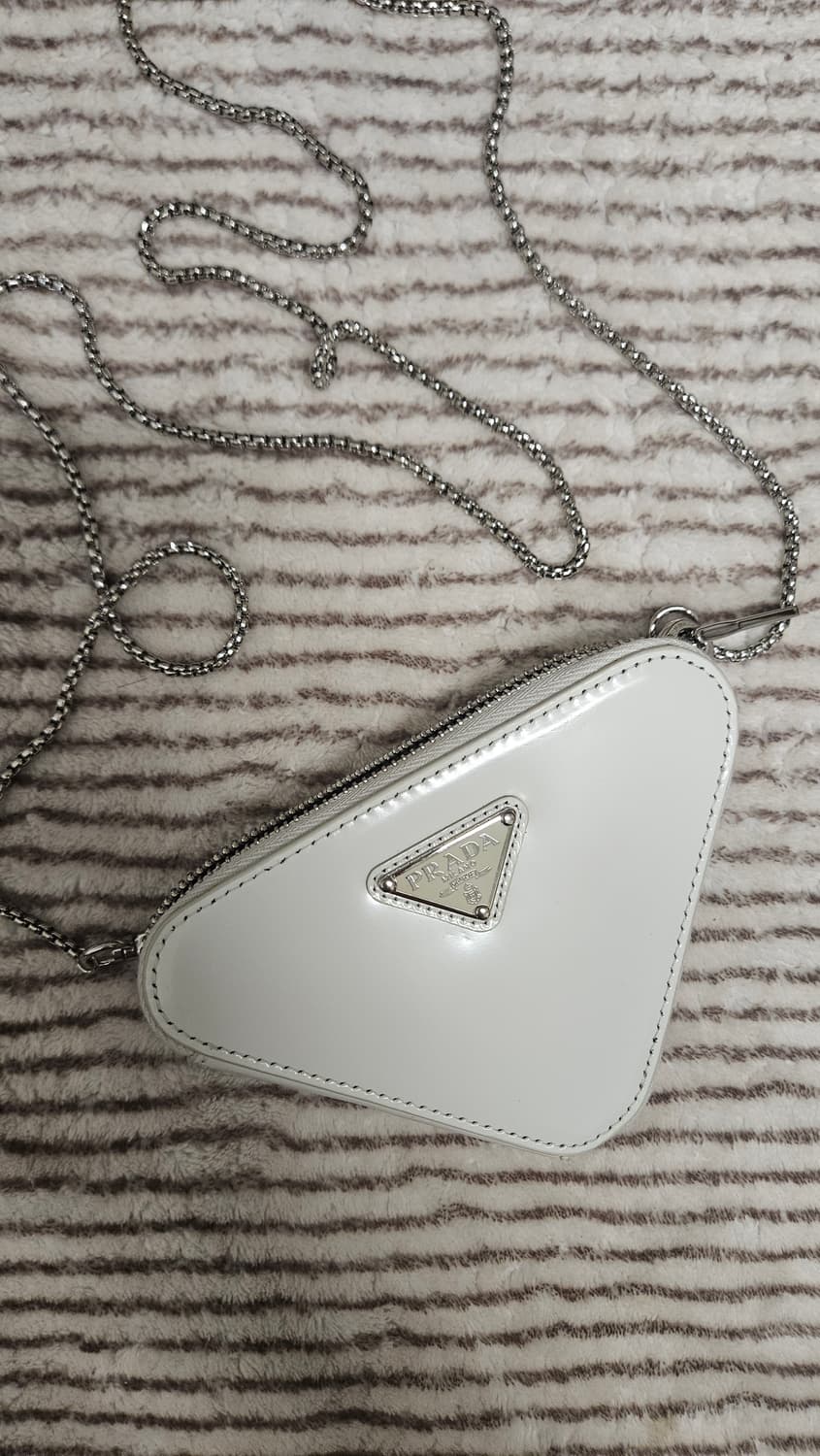 프라다 트라이앵글 미니체인백 상품이미지4
