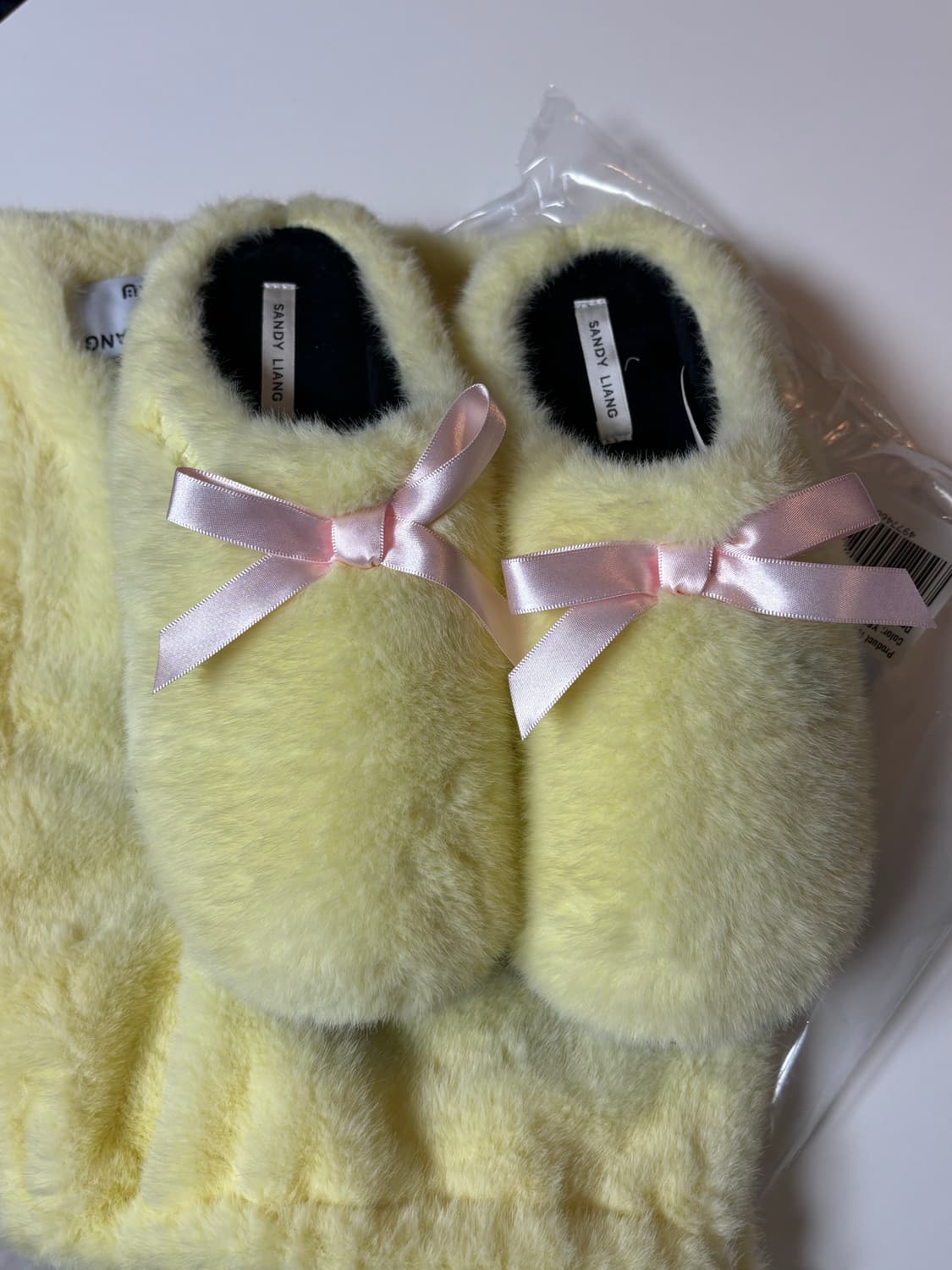 스부 X 샌디 리앙 더클링 슬리퍼 옐로우 상품이미지1