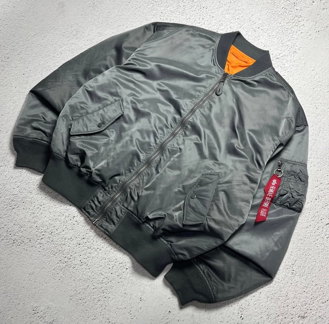 [XL] Alpha Industries Ma-1 건메탈 상품이미지2