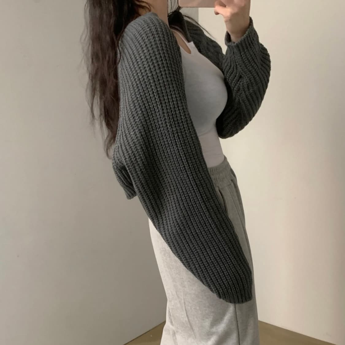 [새상품] 니트 볼레로 가디건 오버핏가디건 크롭가디건 차콜 상품이미지2