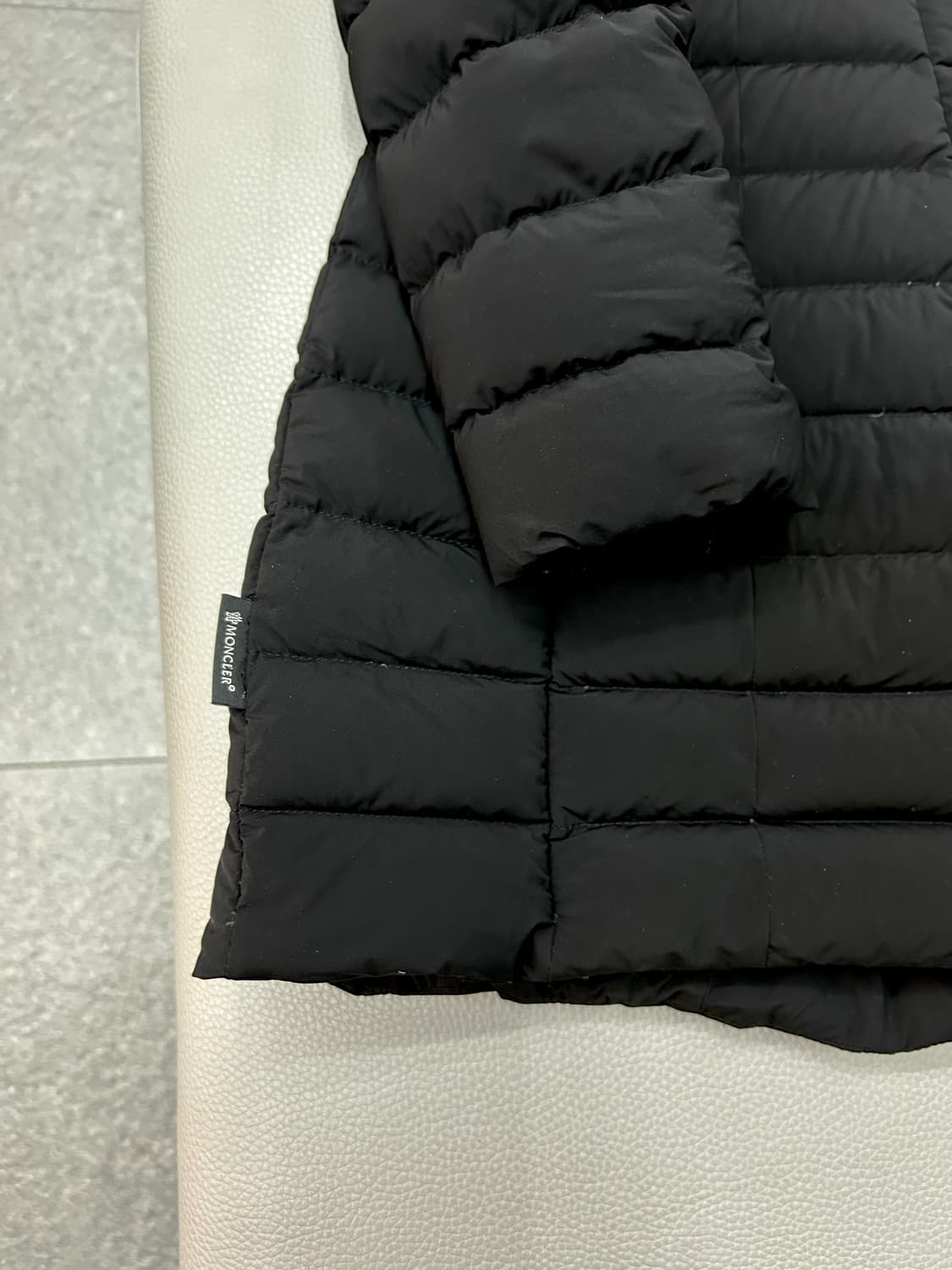 몽클레어 정품 아나스타시아 여성 블랙 롱패딩(00/44) 상품이미지8