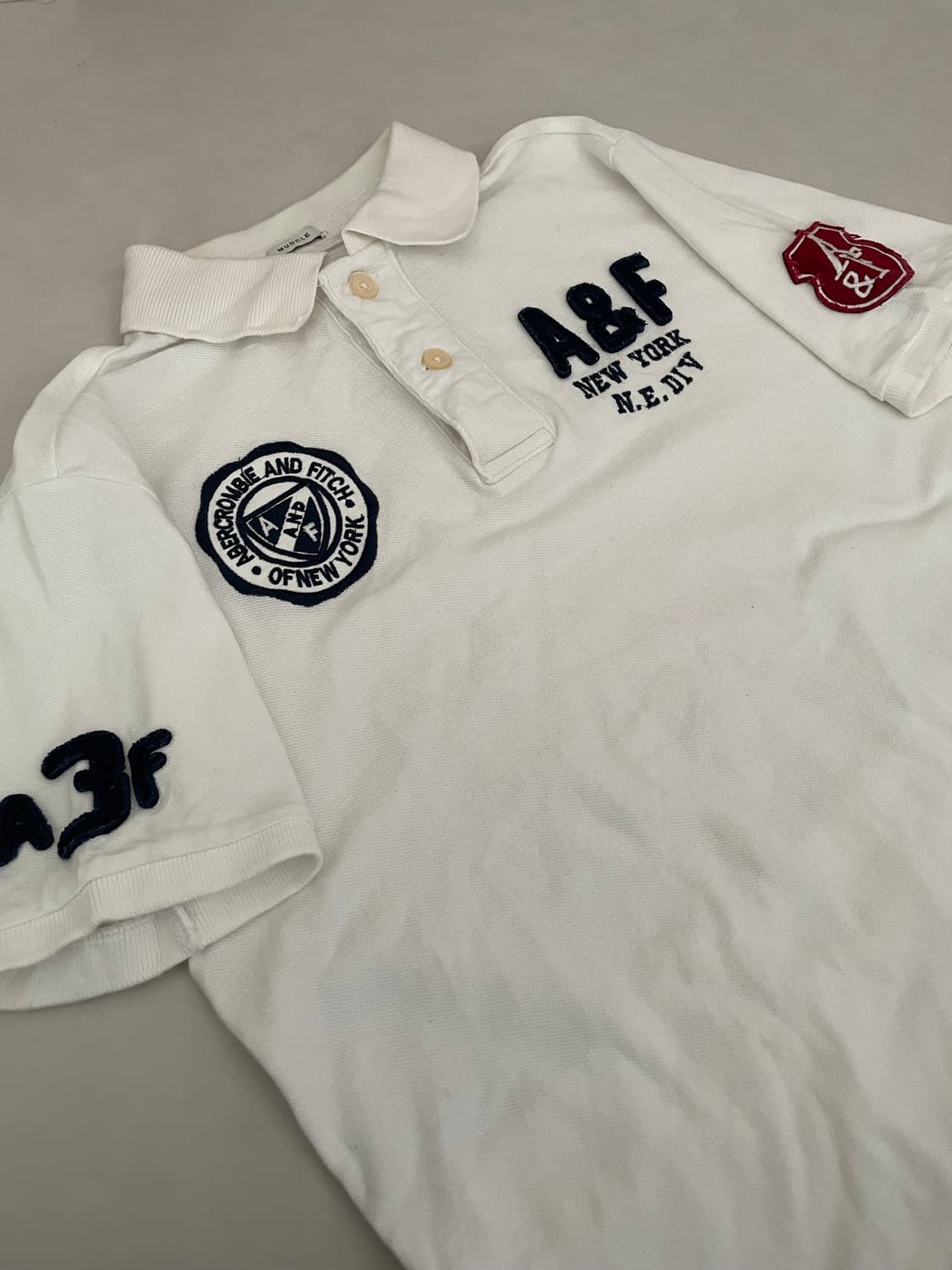 아베크롬비 자수반팔 M 희귀매물 상품이미지2