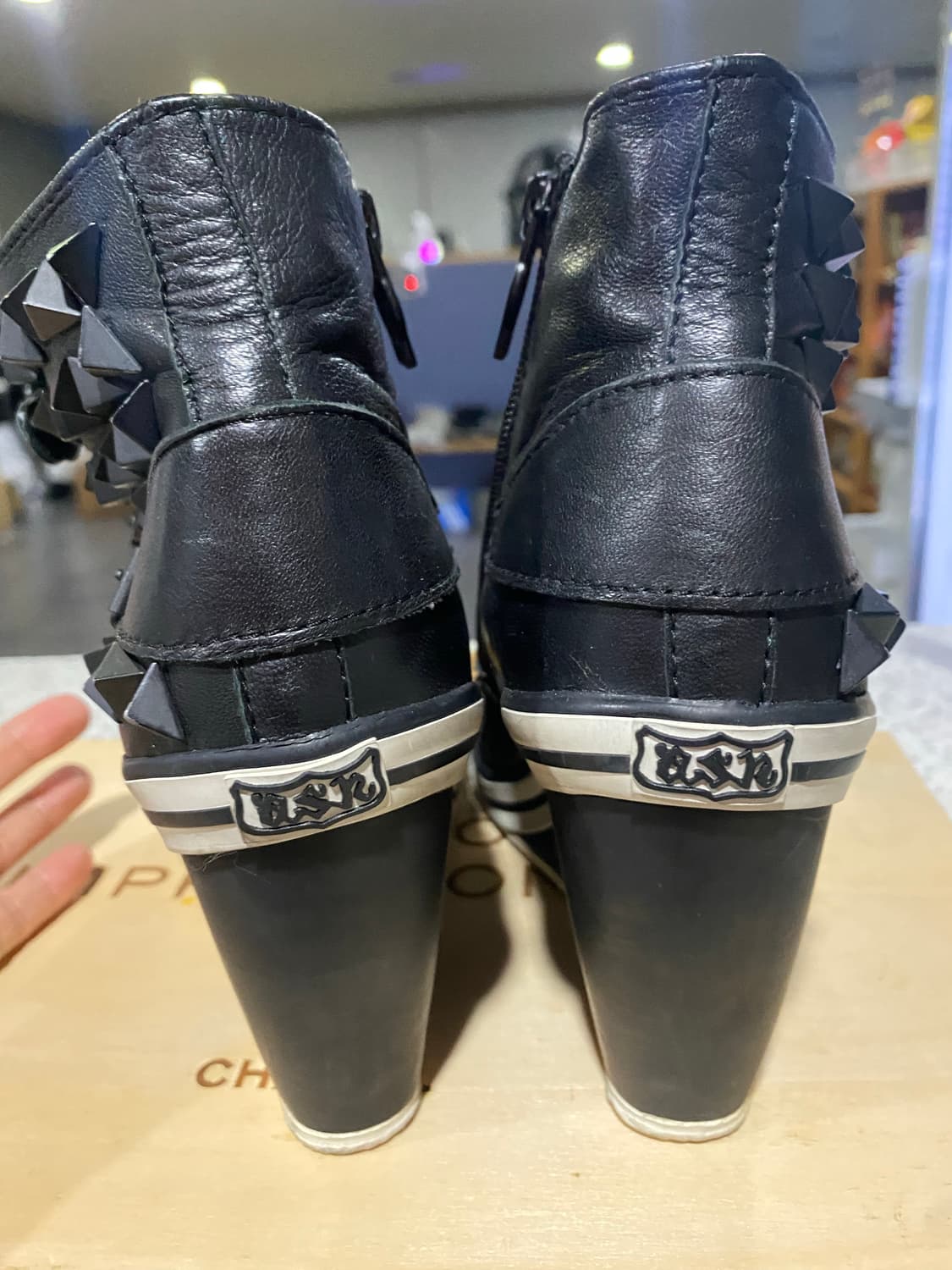 ASH 아쉬 블랙 웨지힐 스니커즈 39 상품이미지4