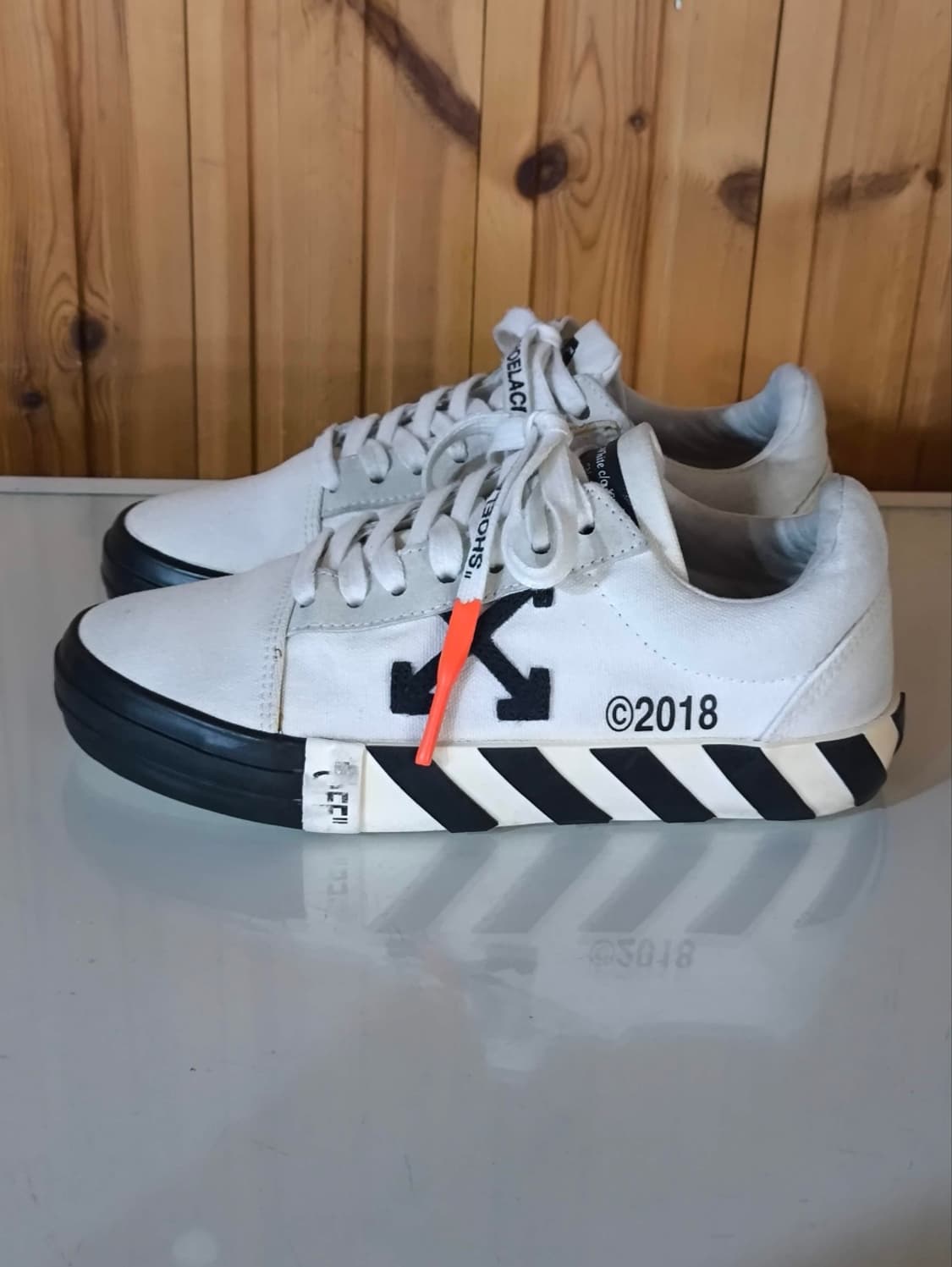 35 220mm 오프화이트 벌커나이즈드 로우탑 스니커즈 상품이미지1