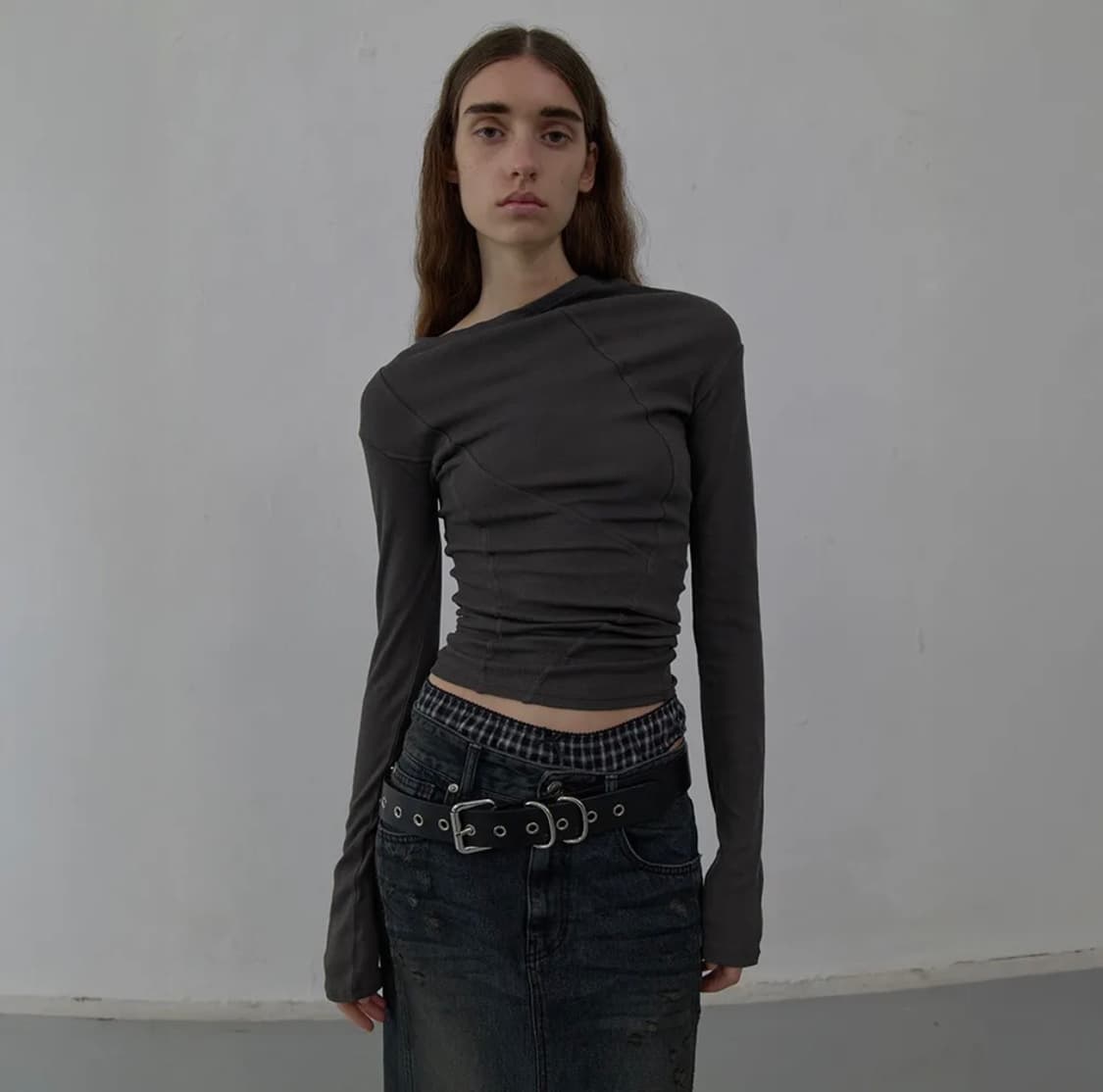 LCDC CURVED LONG SLEEVE TOP (GREY) 상품이미지1