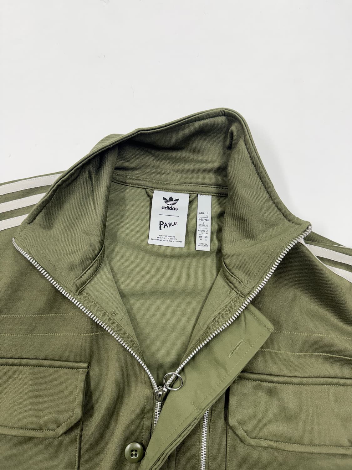 아디다스 오리지널스 x 팔리(Parley) 카키 워크 집업 자켓 상품이미지5