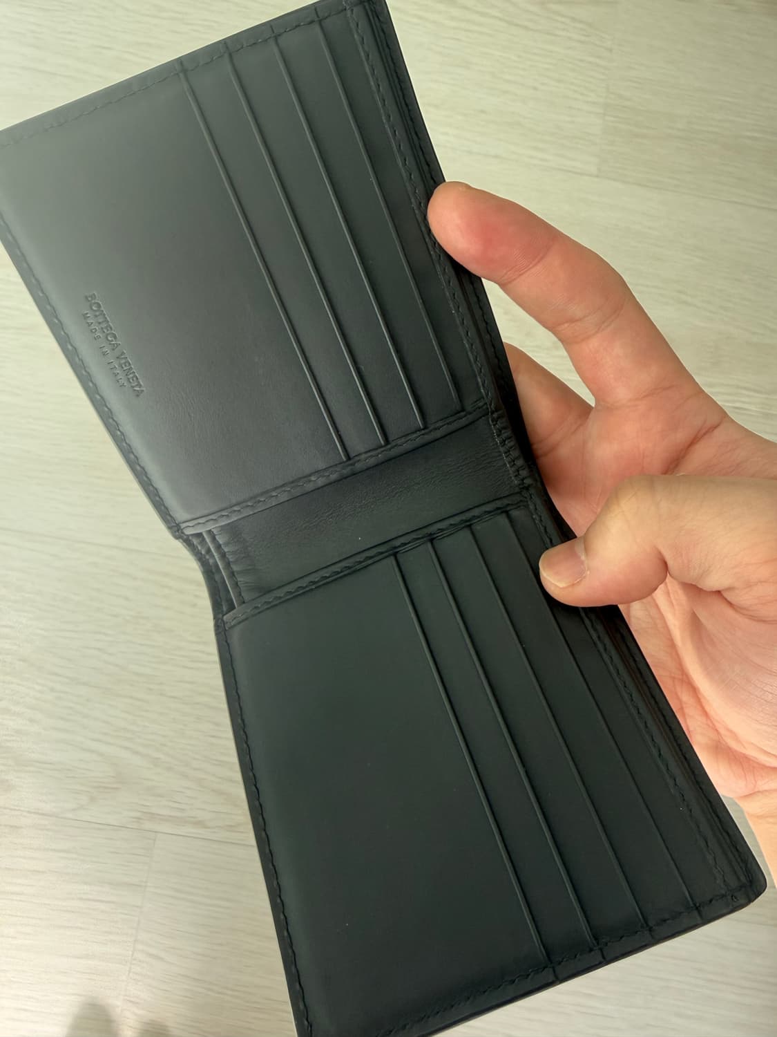 보테가 베네타 인트레치아토 블랙 반지갑 풀박스 상품이미지2