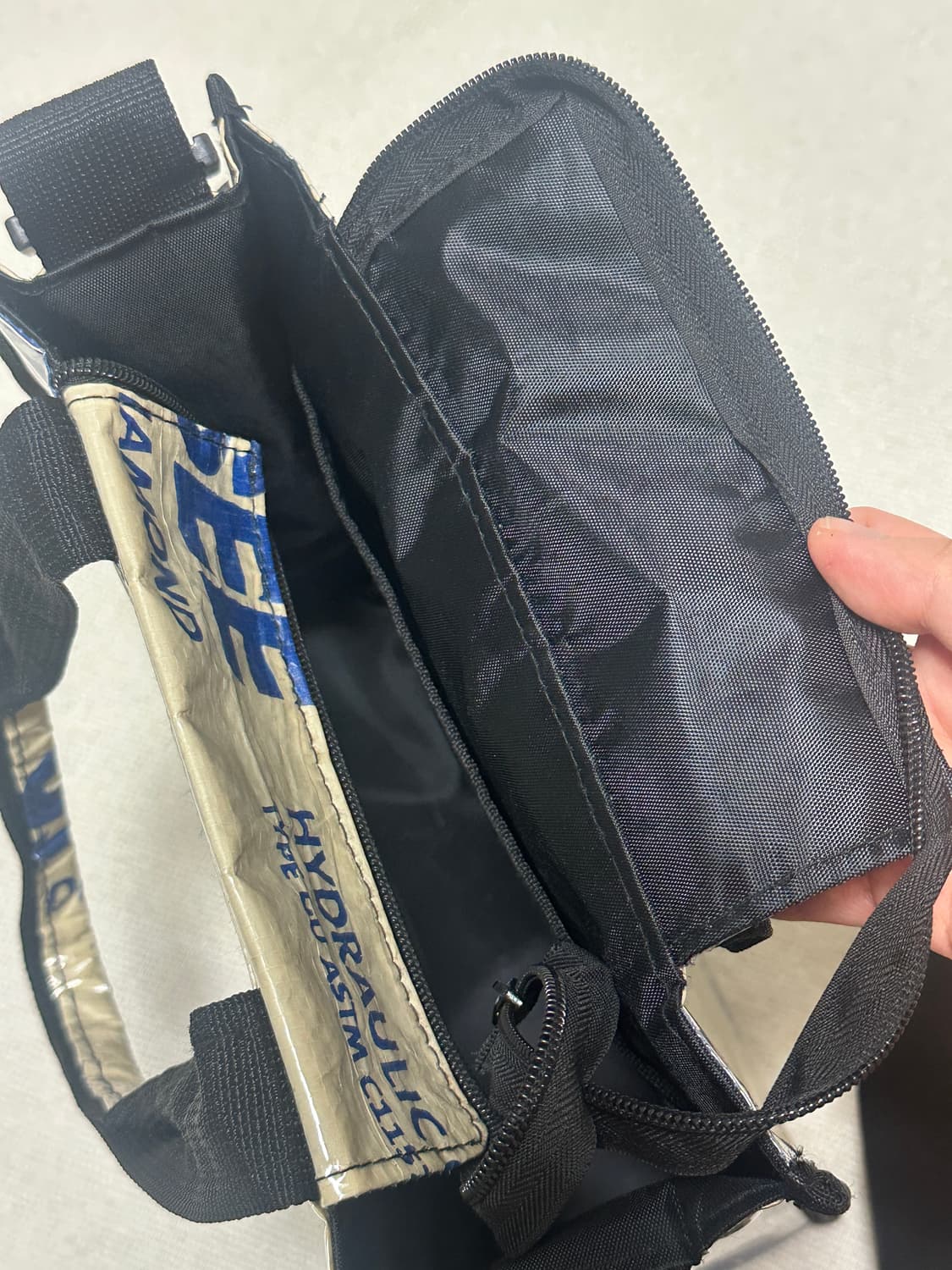 태국 프라이탁 방수 pvc 타포린 투웨이 크로스백 상품이미지5