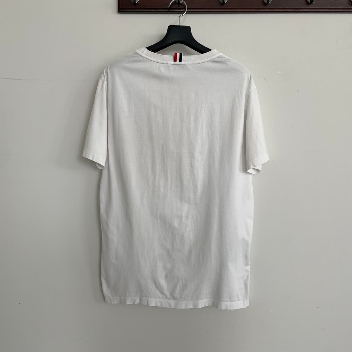 톰브라운 3,100 저지 릴렉스드 사이드 슬릿 화이트 반팔 티셔츠 상품이미지6