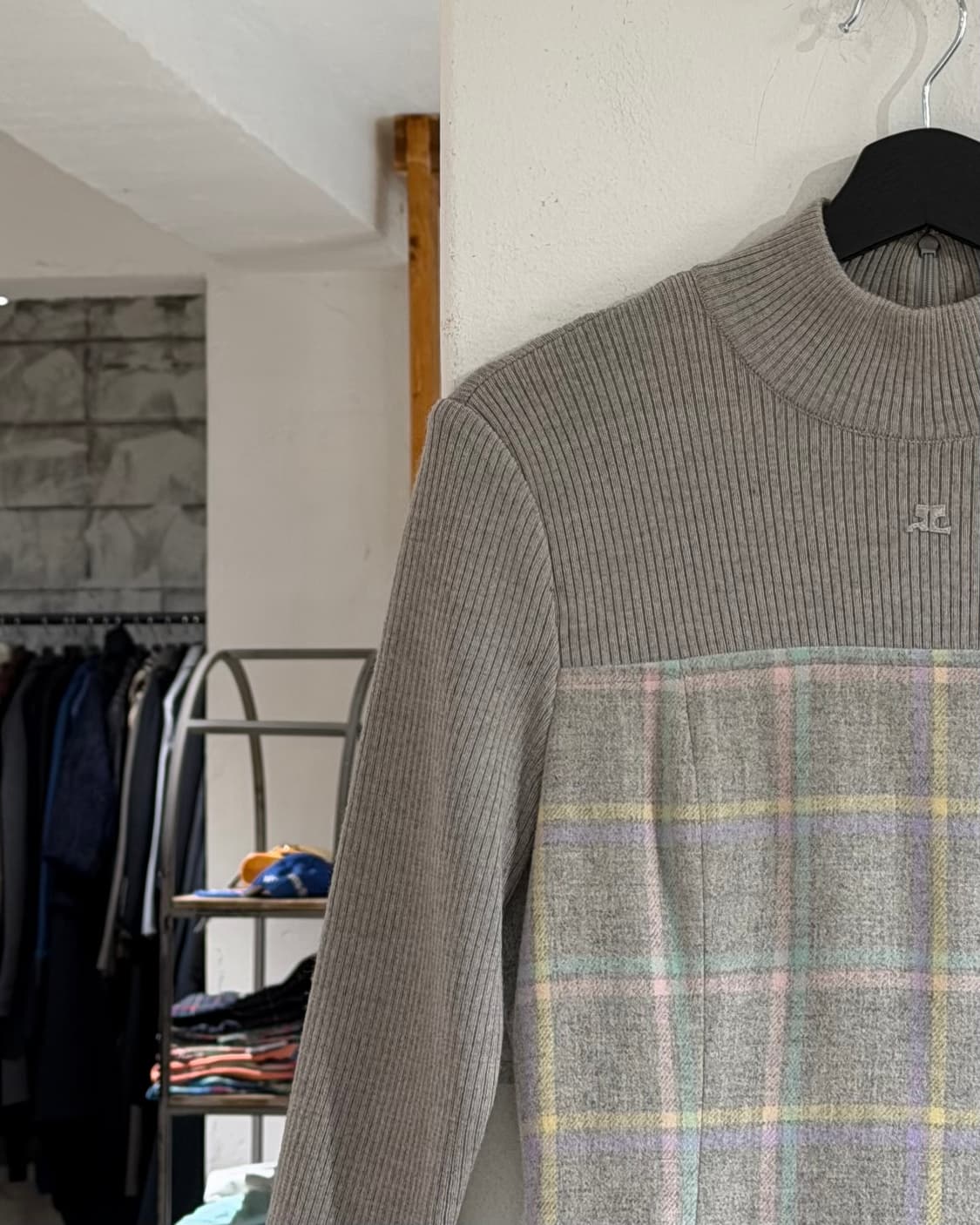 꾸레쥬 라이트그레이 체크 핀턱 미디 원피스 상품이미지2