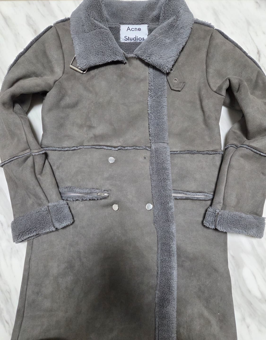 아크네 인조 무스탕 코트 상품이미지1