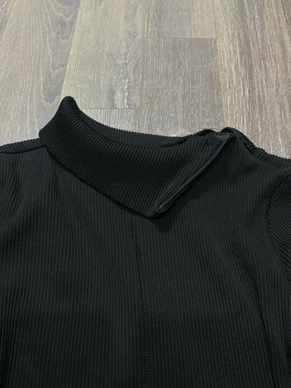 애옹쓰 터틀넥 블랙 상품이미지3