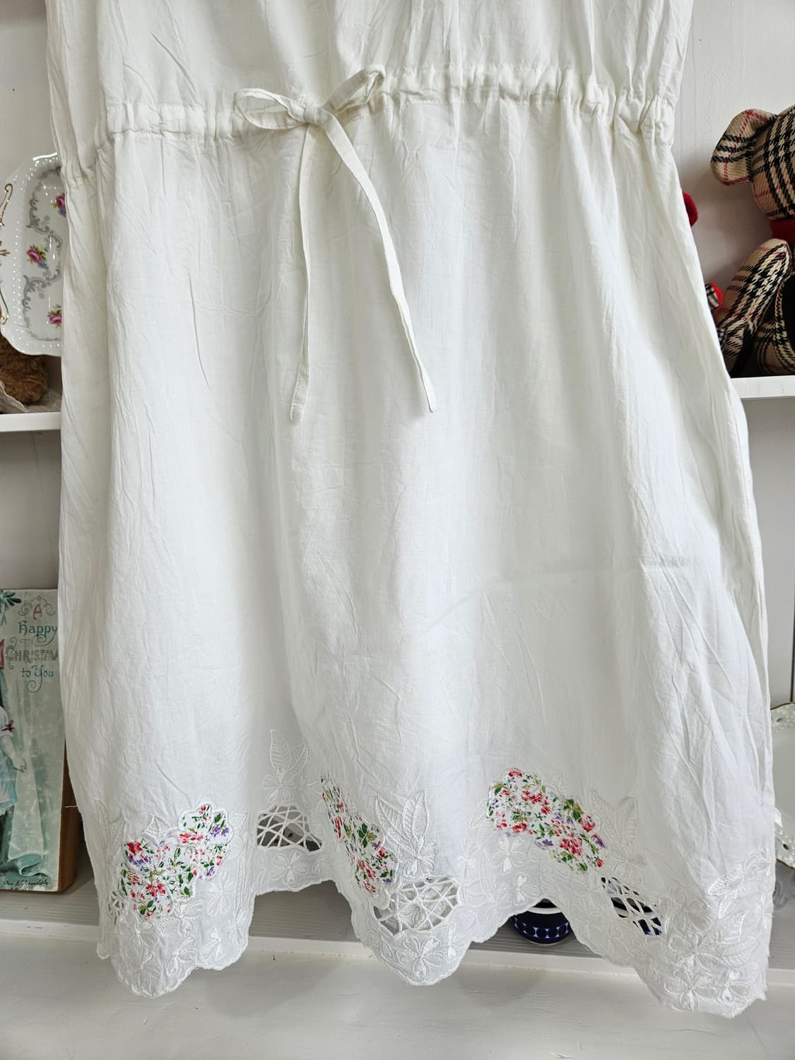 플라워 자수 화이트 원피스 상품이미지4