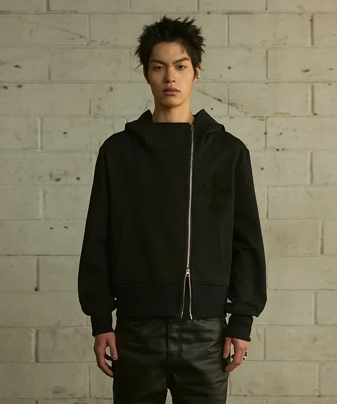 랜아카이브 크로스 자수 집업 후디 상품이미지1