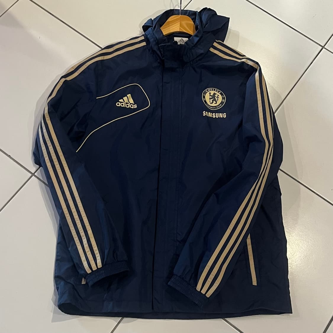 아디다스 첼시 백로고 네이비•골드 바람막이 상품이미지1
