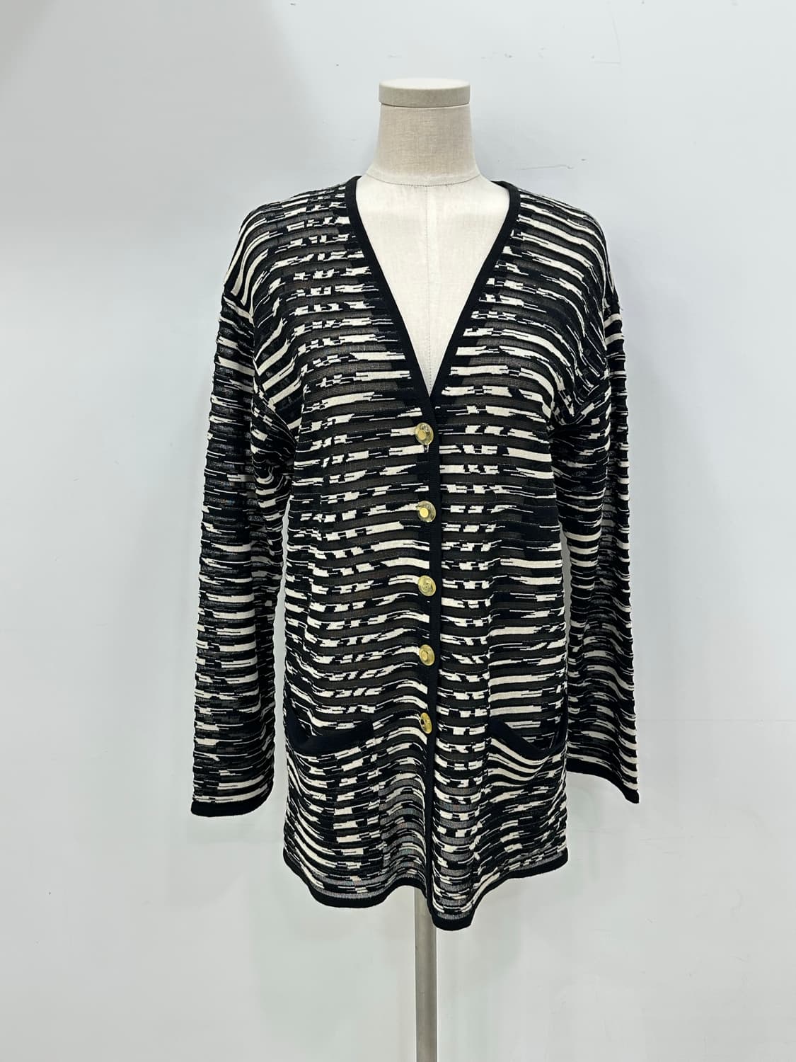 에스까다 블랙 앤 화이트 가디건 상품이미지1