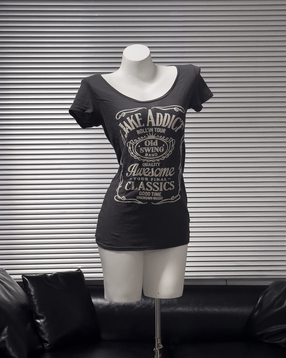 {Moussy} Lettering Off-Shoulder Tee  상품이미지1