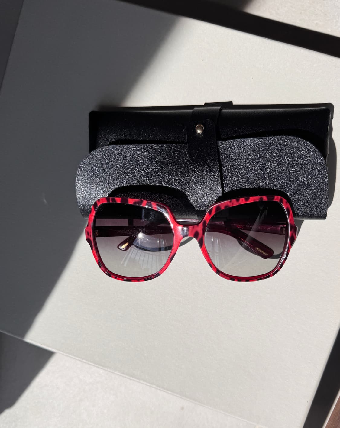 컨디션 최상 Dolce & Gabbana Red/Black DG 4098 상품이미지5