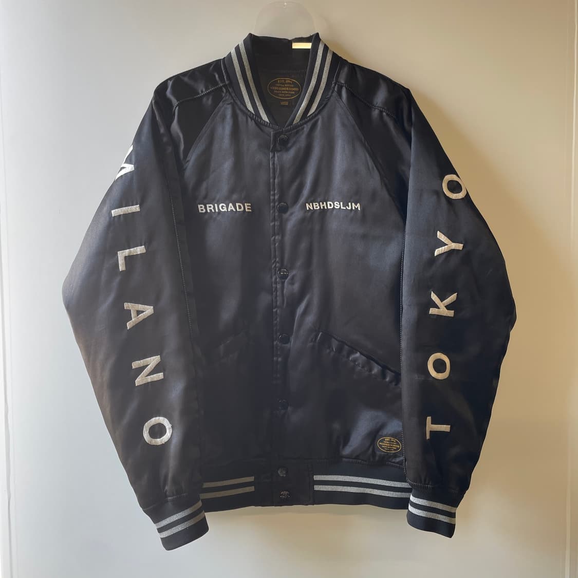 네이버후드 x 슬램잼 새틴 베이스볼 자켓 상품이미지2