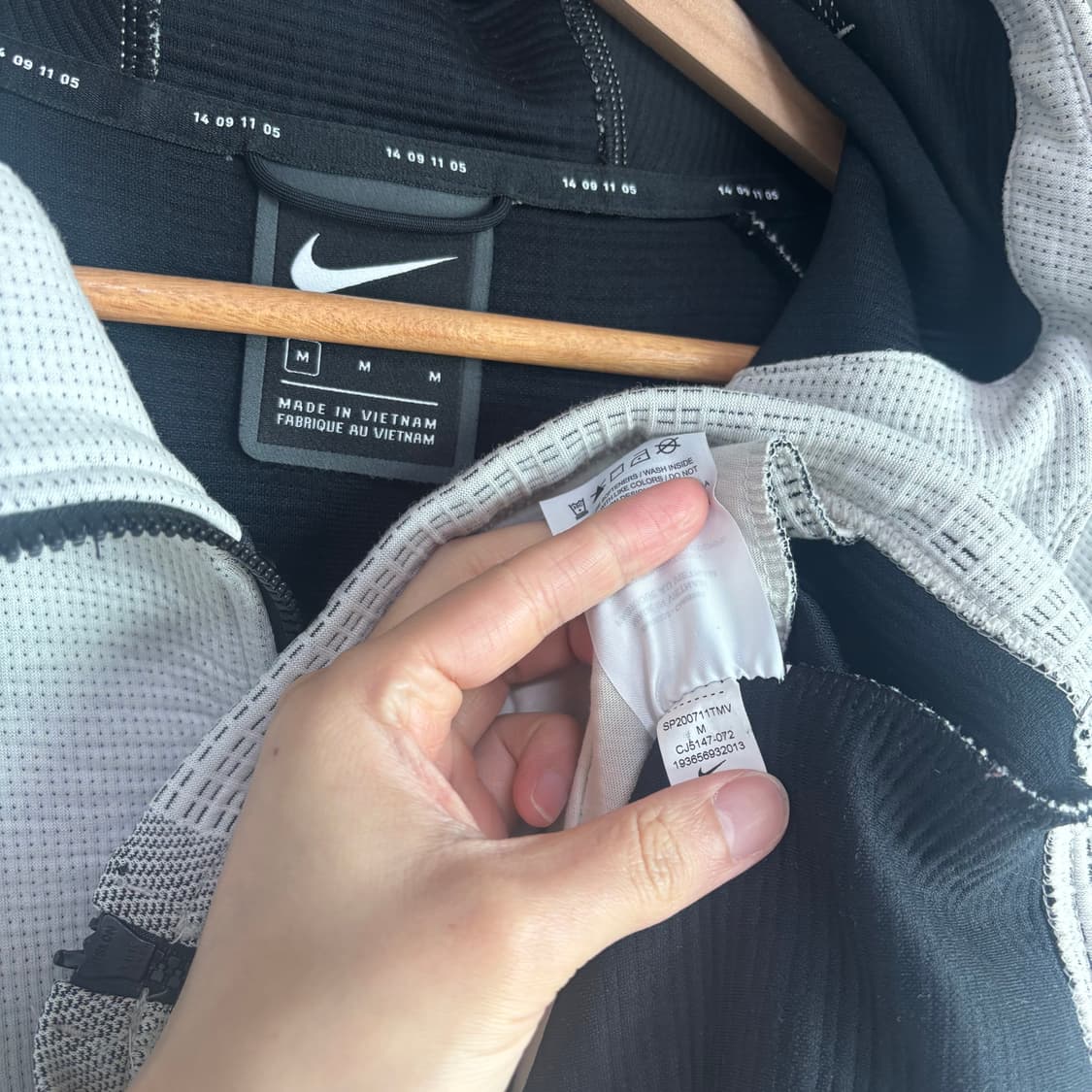 나이키 테크팩 후드집업 화이트 그레이 상품이미지3