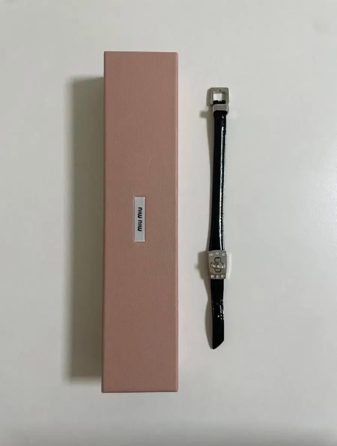 미우미우 크리스탈 팔찌 상품이미지1