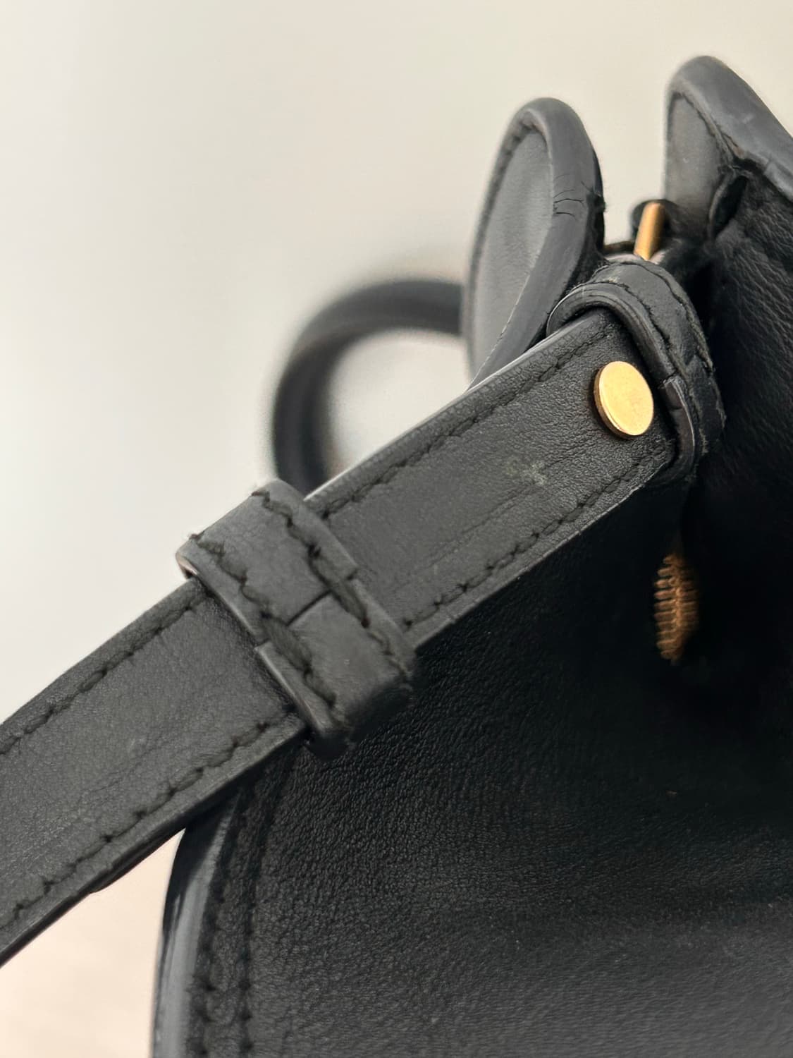 입생로랑 생로랑 파리스 YSL 뉴 카바스 블랙 스몰백 핸드백 상품이미지4