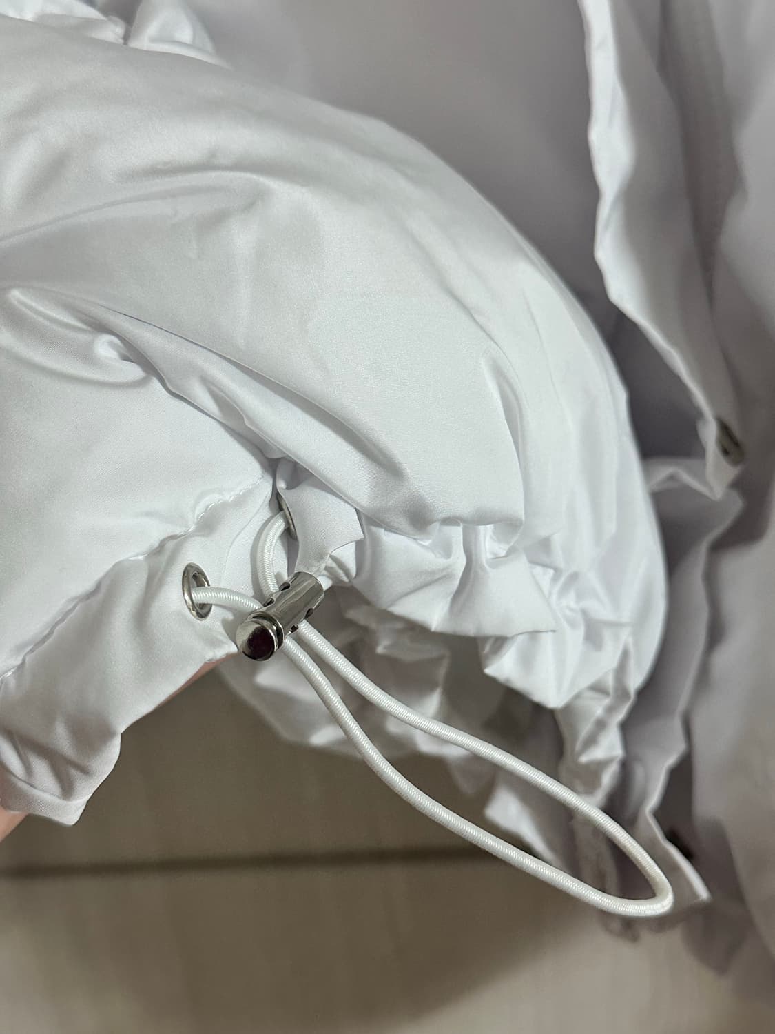 [새상품] Our room 패딩 화이트 상품이미지4