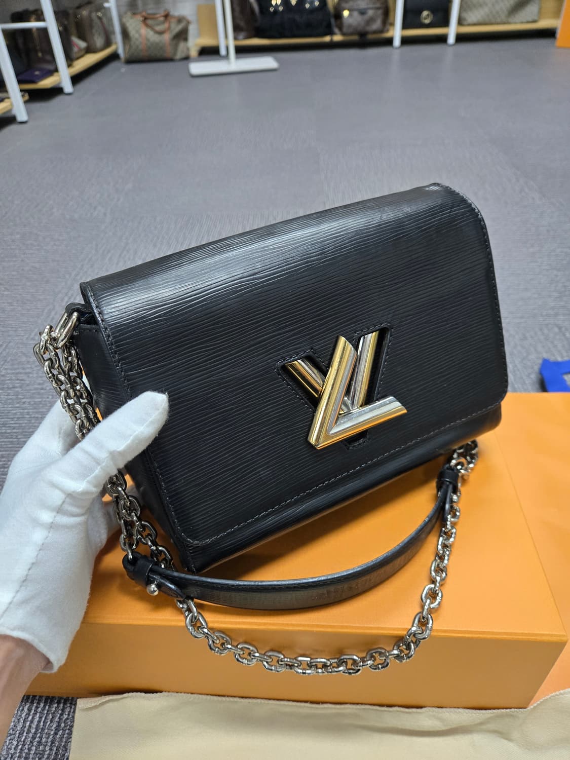 [특가][정품]루이비통 트위스트mm 체인백 상품이미지1