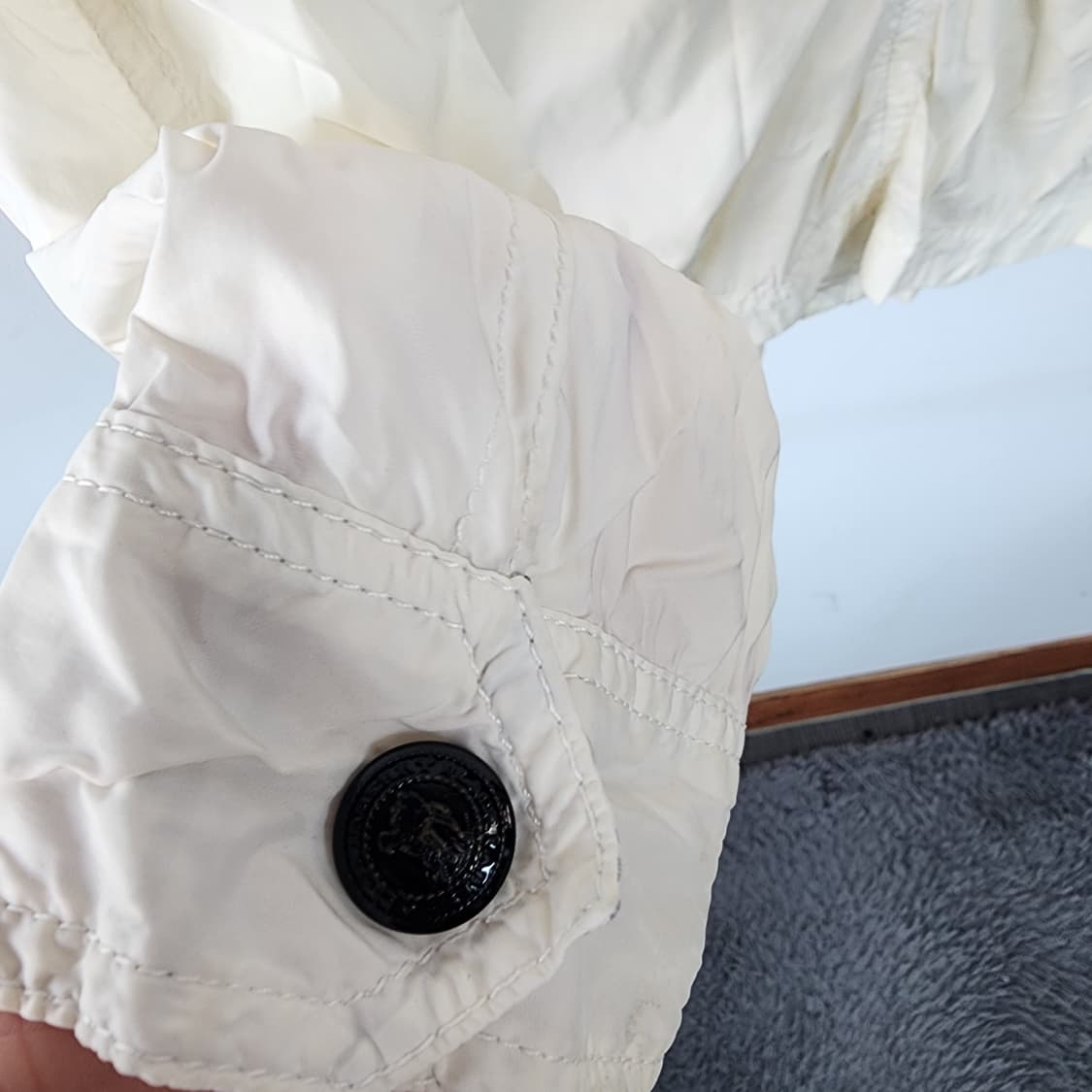 버버리 아이보리색 바람막이 자켓 상품이미지7