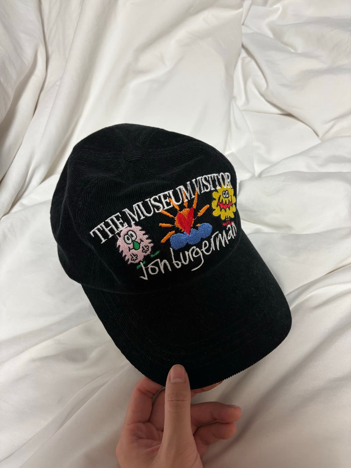 더뮤지엄비지터 존 버거맨 볼캡 상품이미지2
