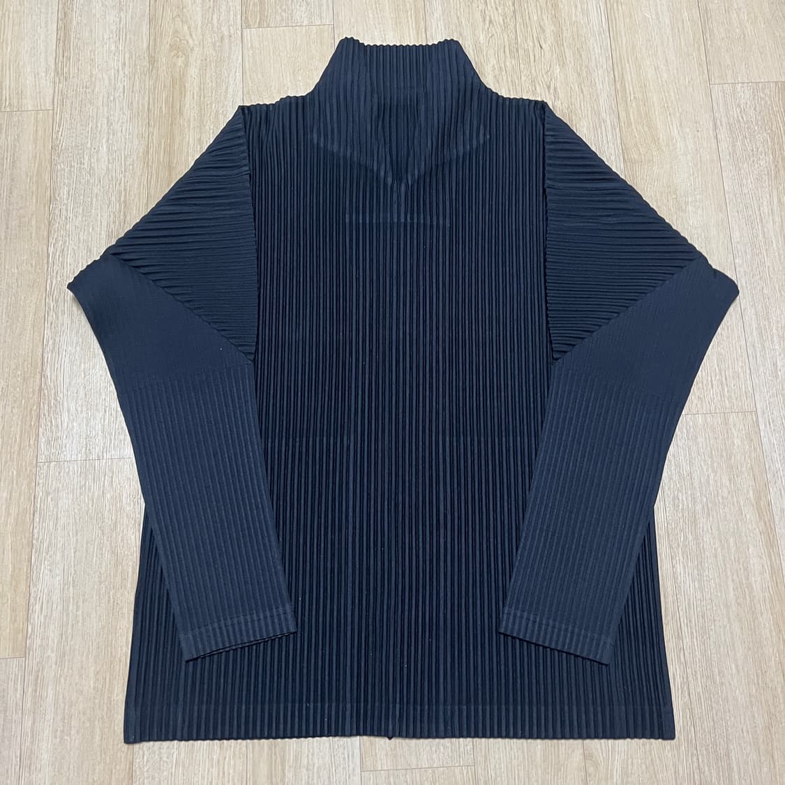 [4] 이세이미야케 옴므플리세 JL140 집업 블랙 상품이미지3