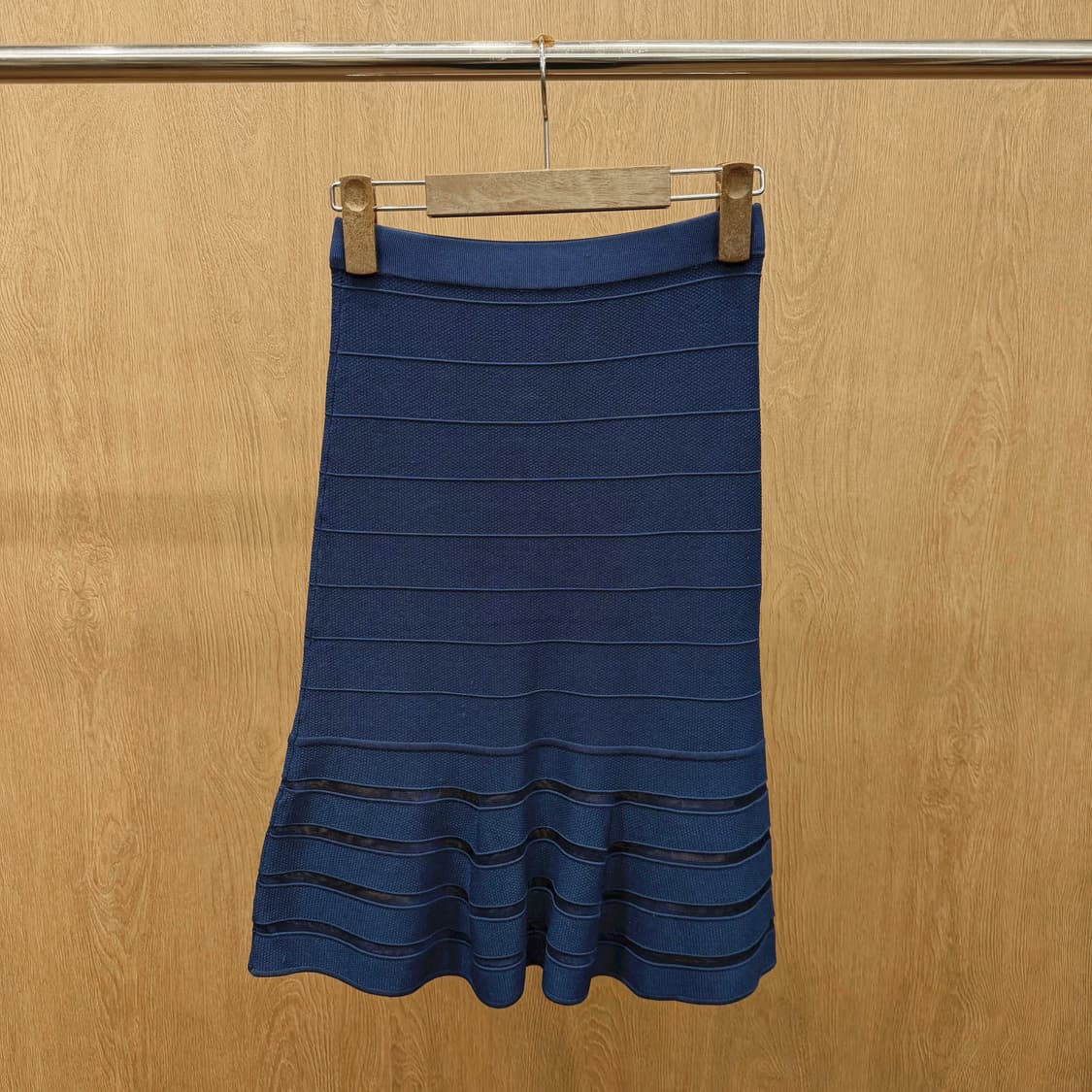 산드로 밴딩 니트 미디 스커트 밑단 시스루 레이어드 프릴 디테일 네이비 상품이미지2