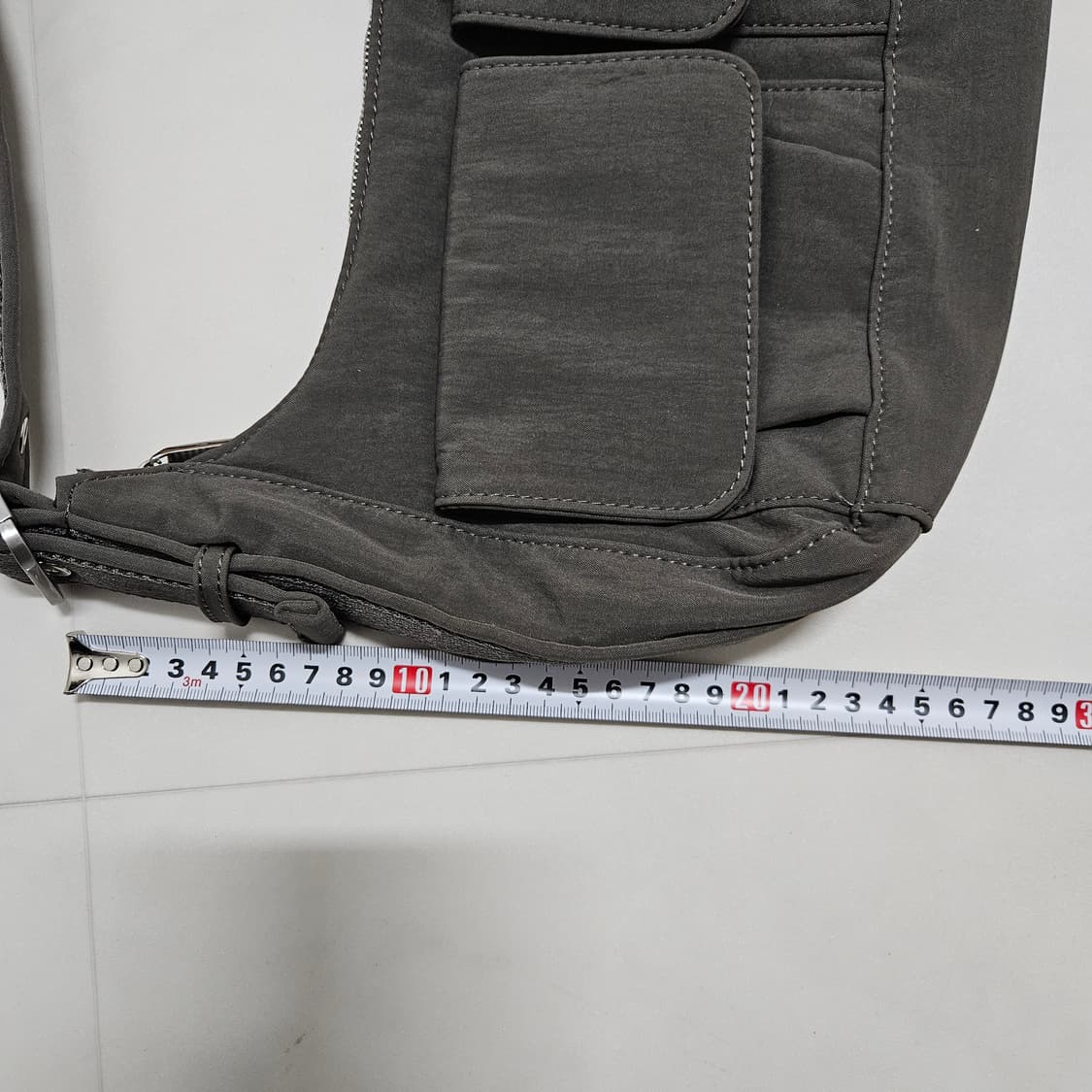 컨디션A 자라 나일론 호보백 카키 상품이미지6