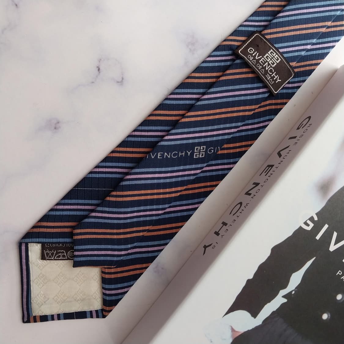 지방시 실크 네이비 스트라이프 넥타이 7.9cm A+~A등급 K2438
 상품이미지8