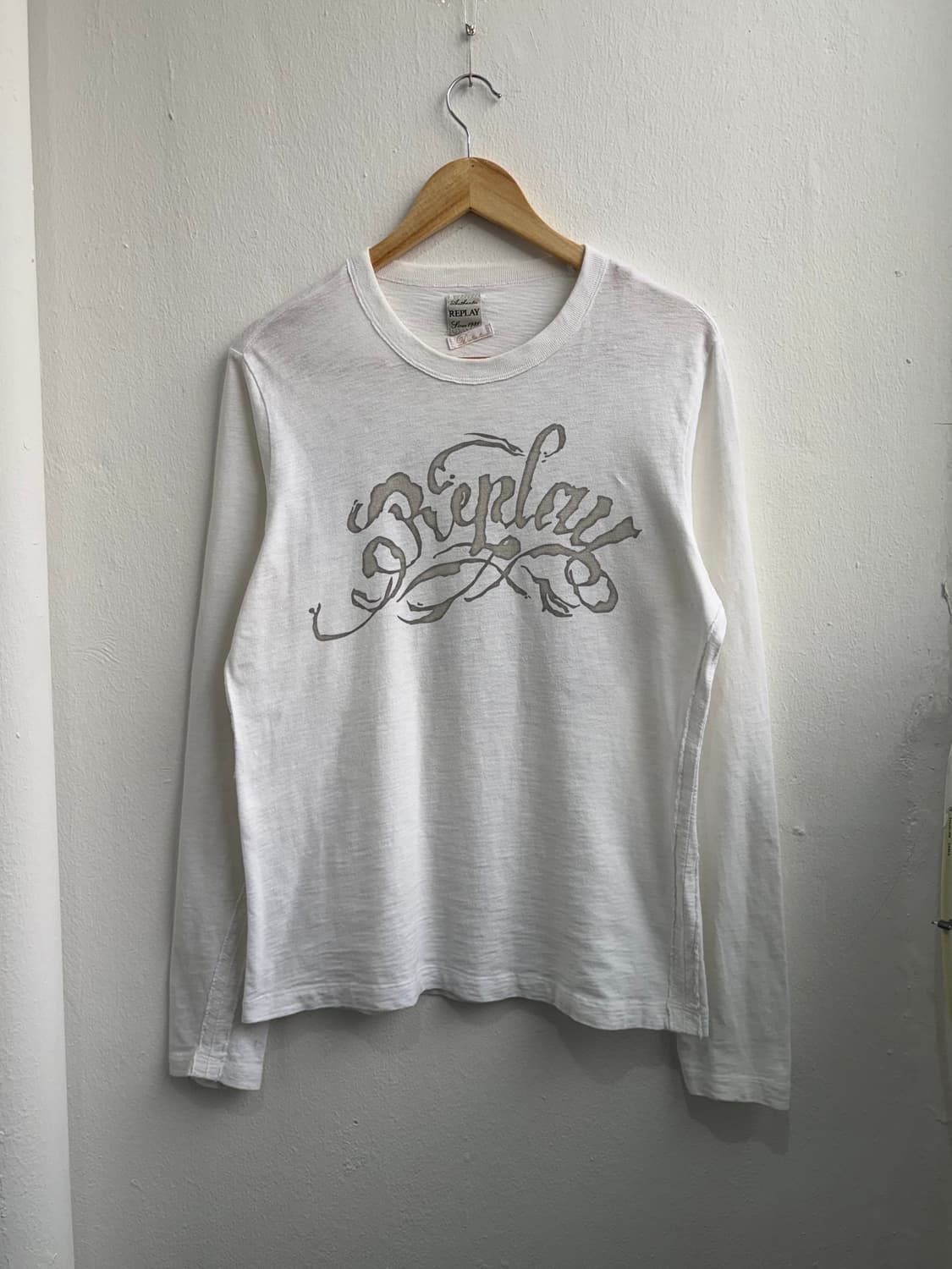 Vintage White Graphic Long Sleeve 상품이미지1