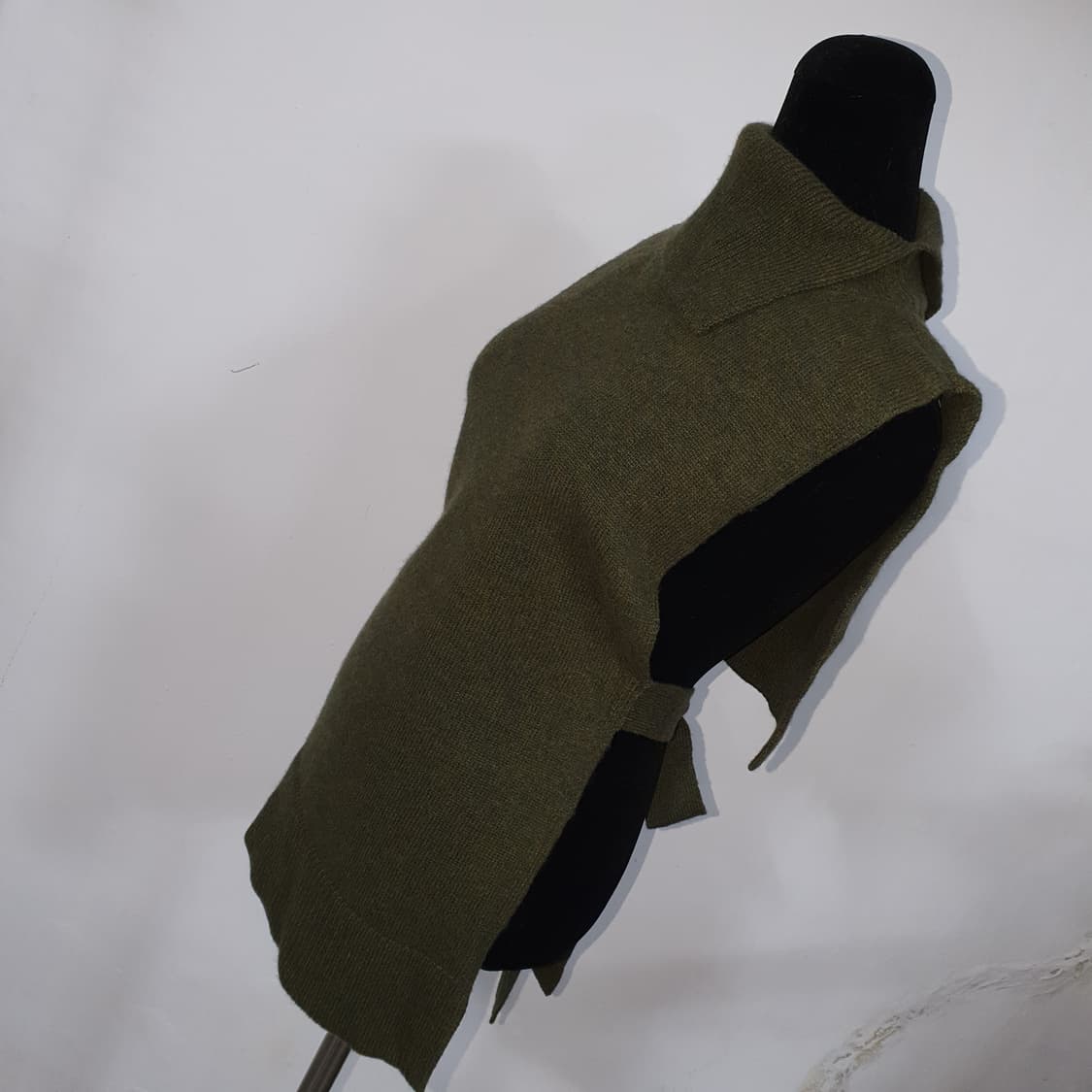 (38) ENFÖLD 엔폴드 모100 그린 타이백 하이넥 니트 베스트 상품이미지3