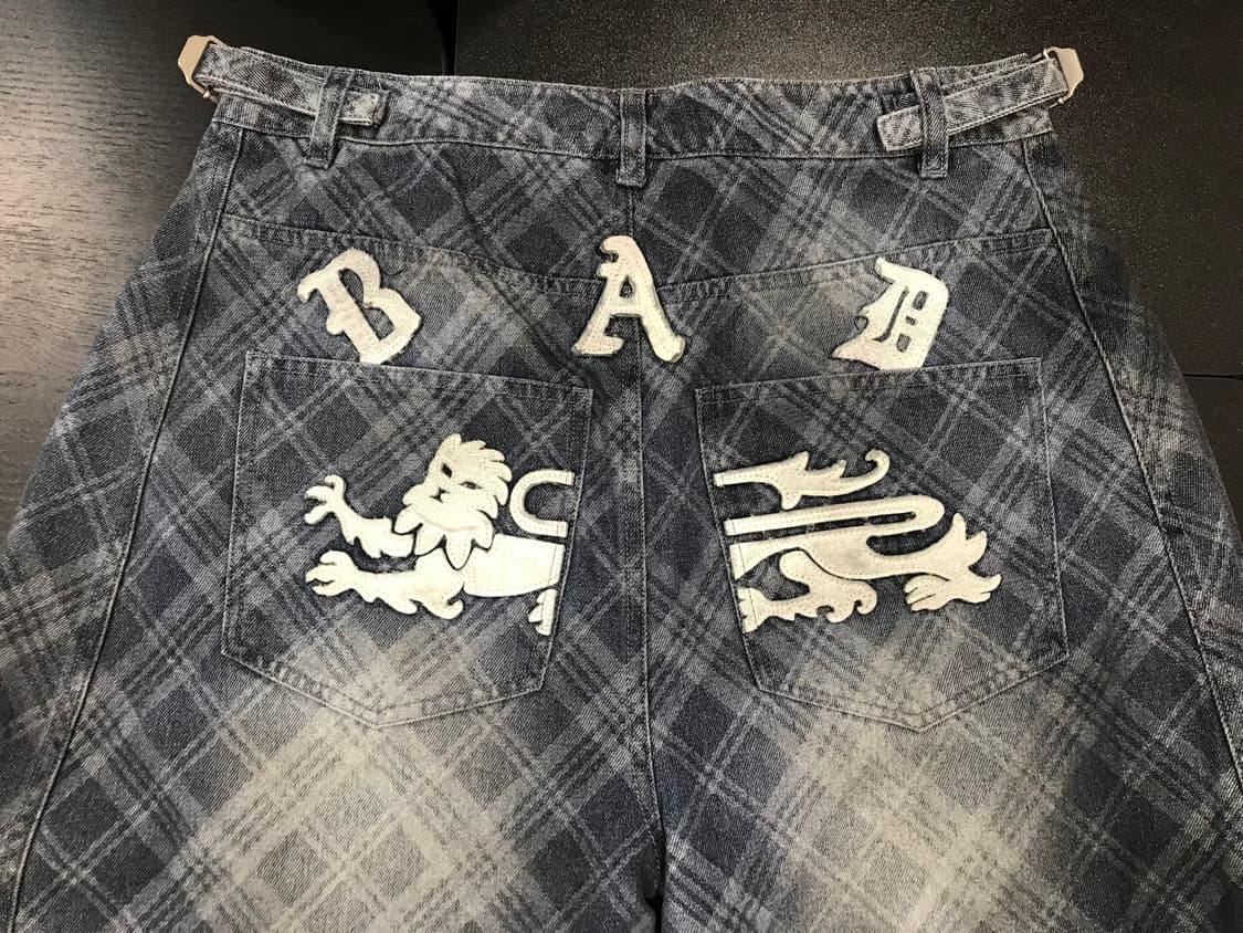 배드블러드 라이온 패치 워시드 배럴 팬츠 - 블루데님체크 상품이미지2