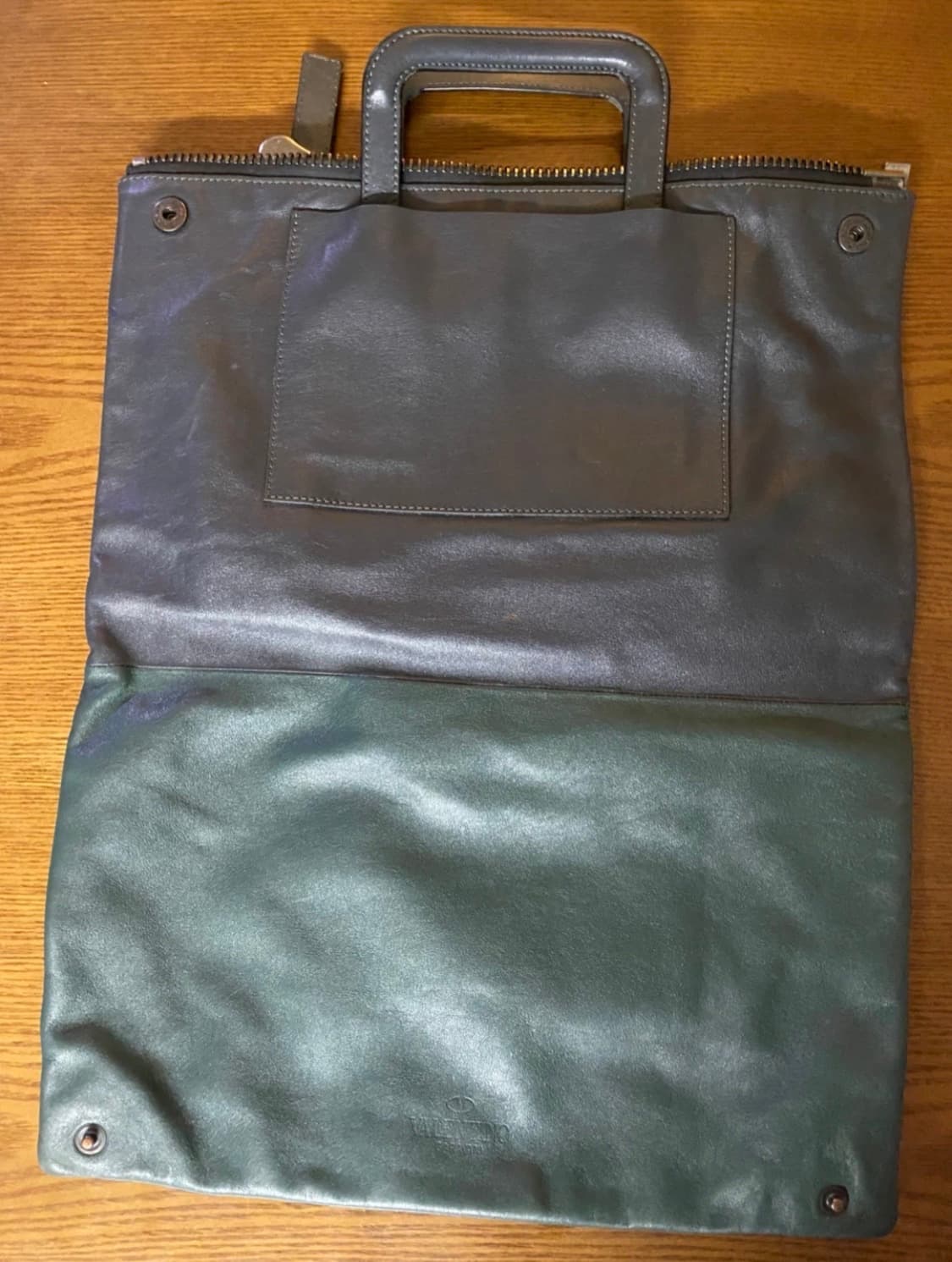 [Valentino Garavani] 아카이브 투톤 레더 핸들 클러치 상품이미지2